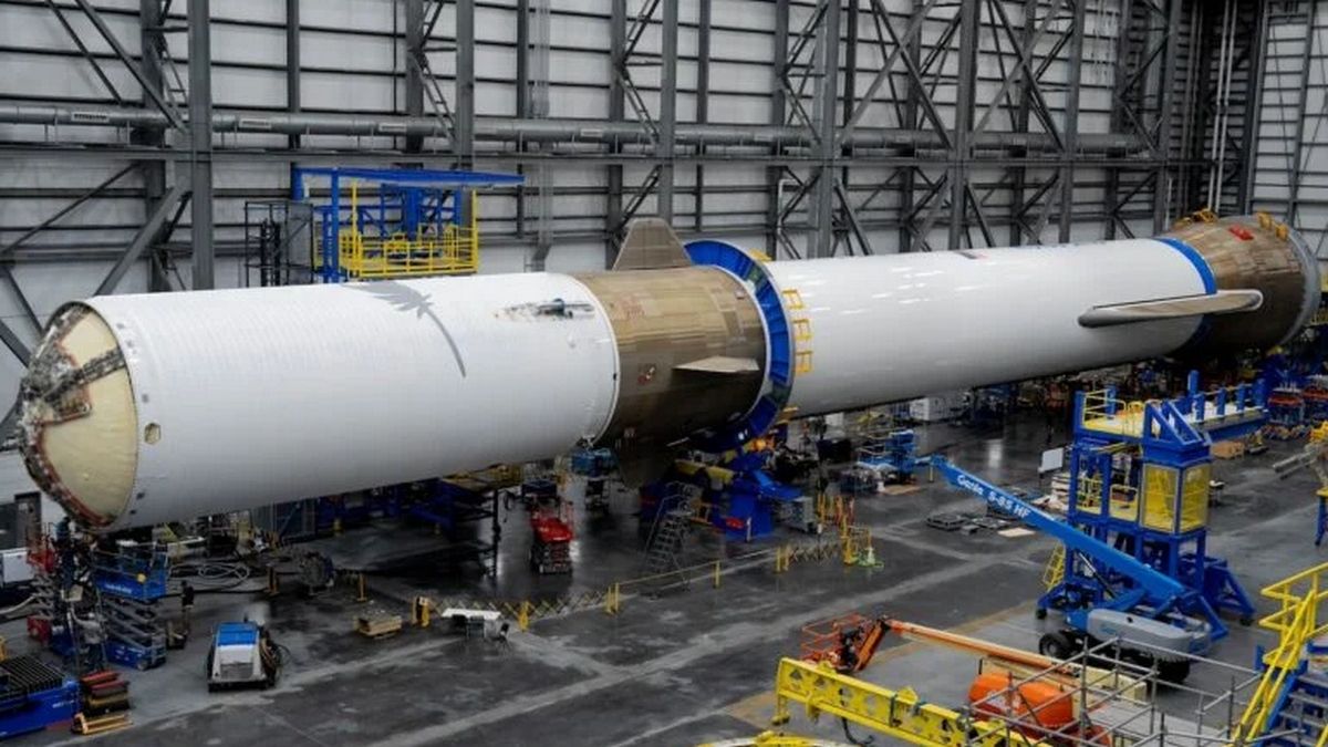 Ракета New Glenn компанії Blue Origin полетить уже в листопаді Ракета New Glenn компанії Blue Origin полетить уже в листопаді