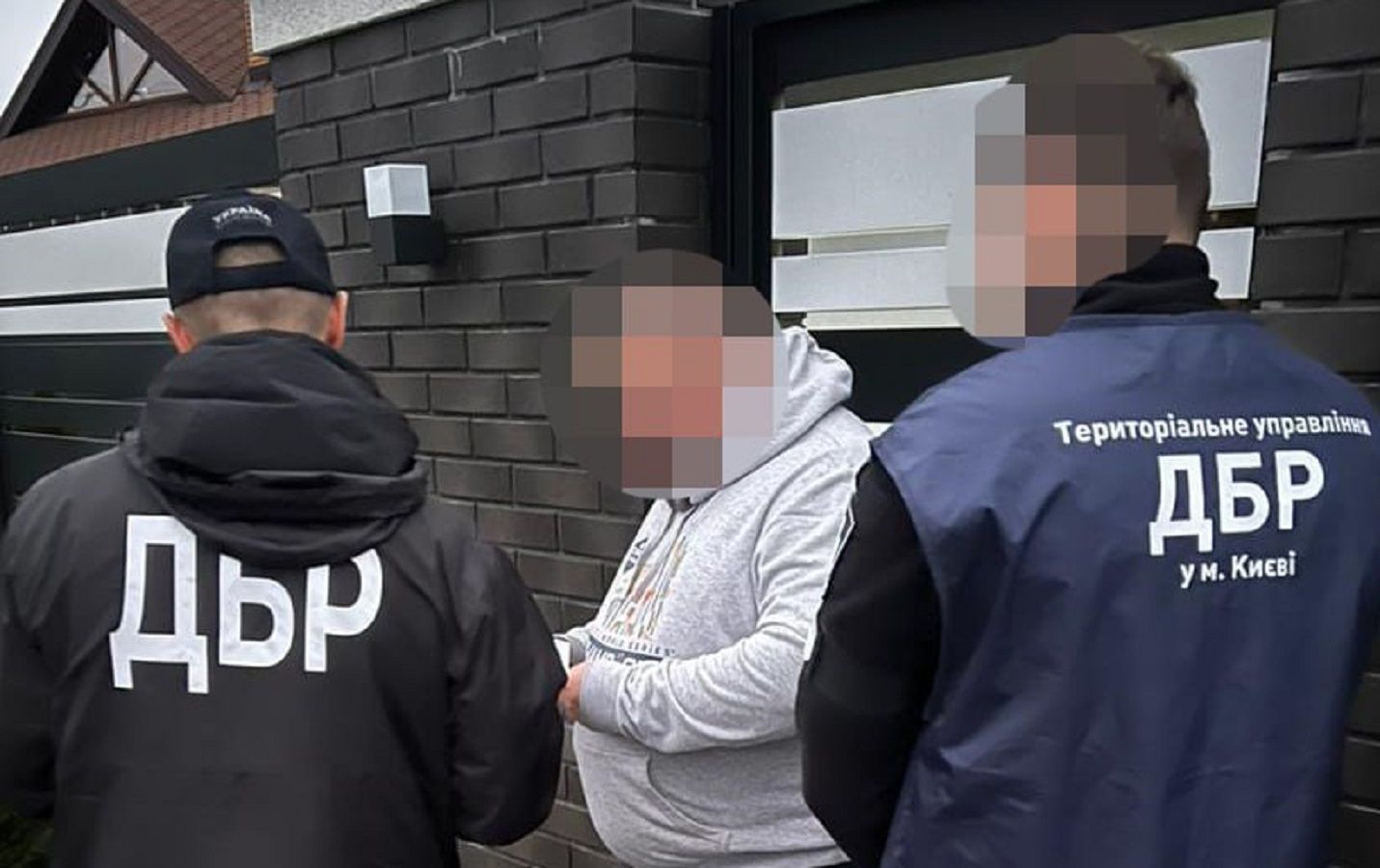 Відправлено під варту експосадовця МО, який "списав" майже 94 мільйони гривень пені Гринкевича - 24 Канал Відправлено під варту експосадовця МО, який "списав" майже 94 мільйони гривень пені Гринкевича - 24 Канал