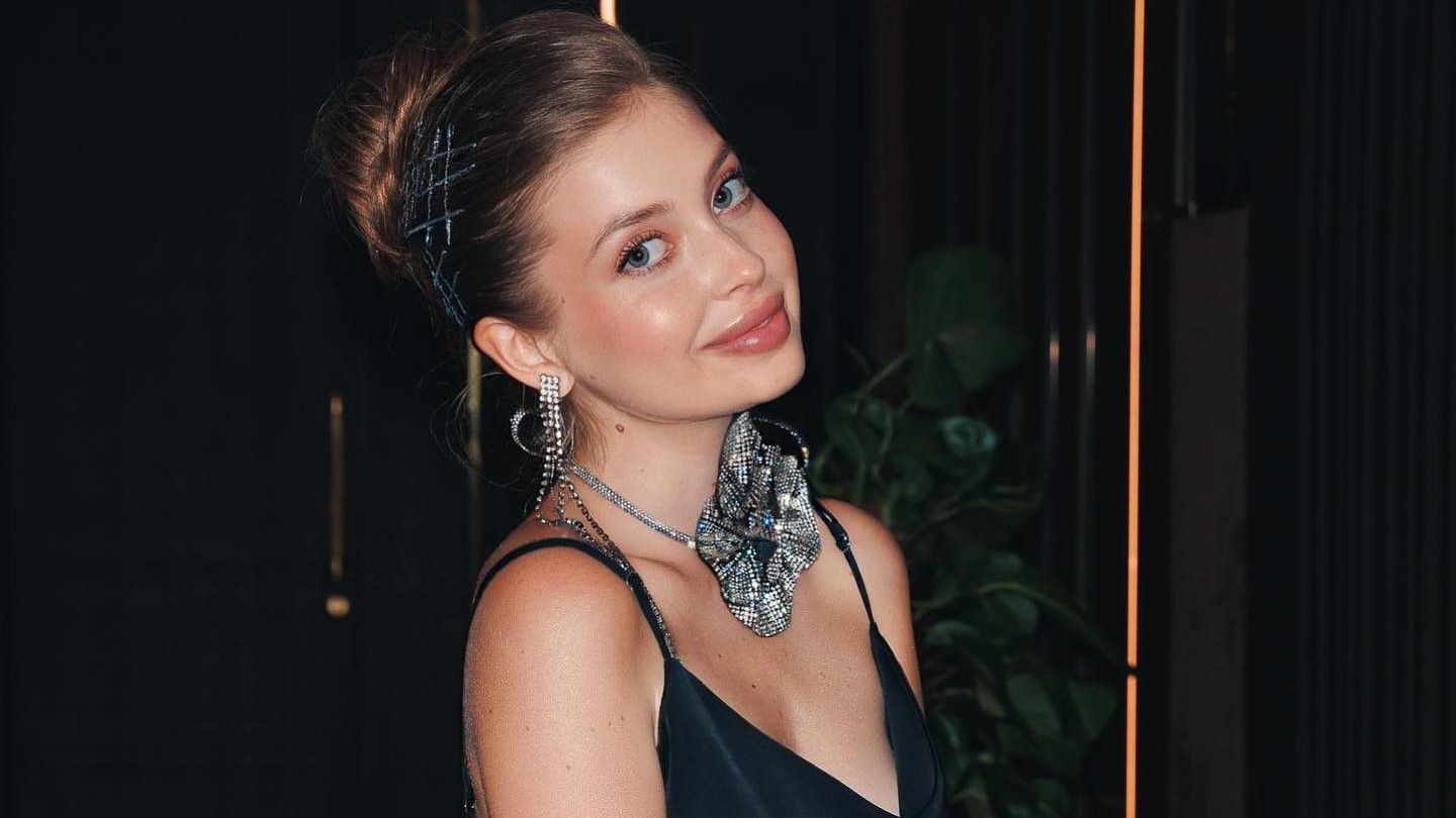 Настя Анисимова Настя Анисимова