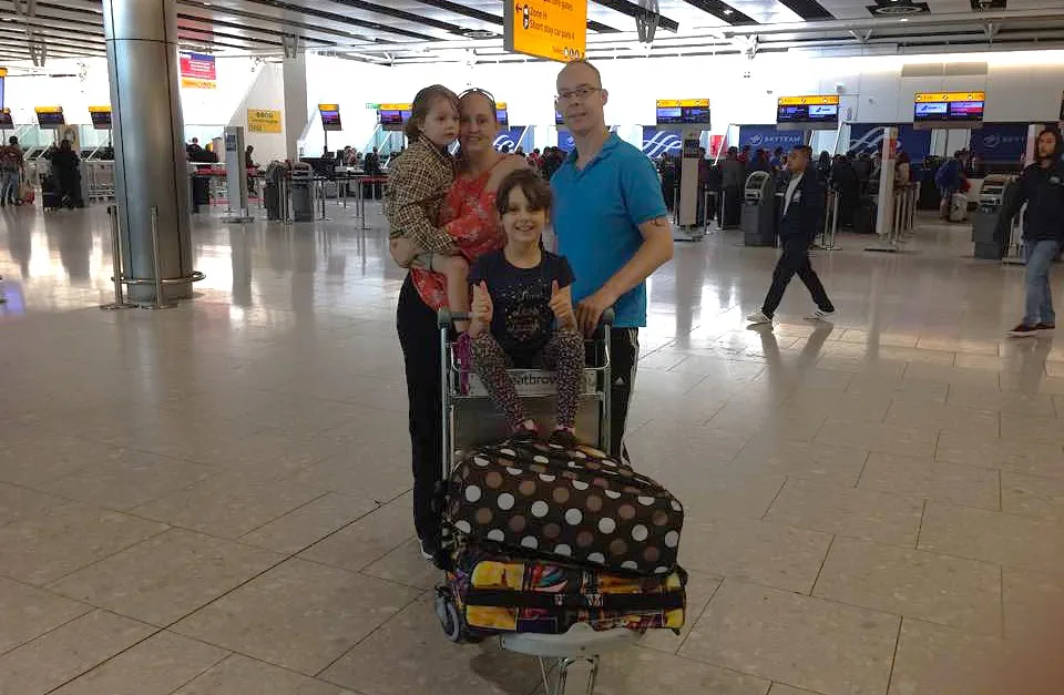 Подружжжя з дітьми живе по всьому світу Подружжжя з дітьми живе по всьому світу