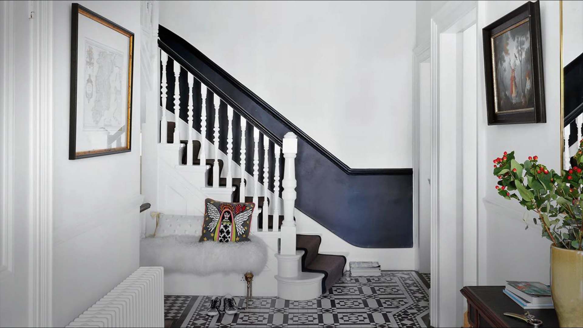 Чи варто стелити ковролін на сходи Чи варто стелити ковролін на сходи