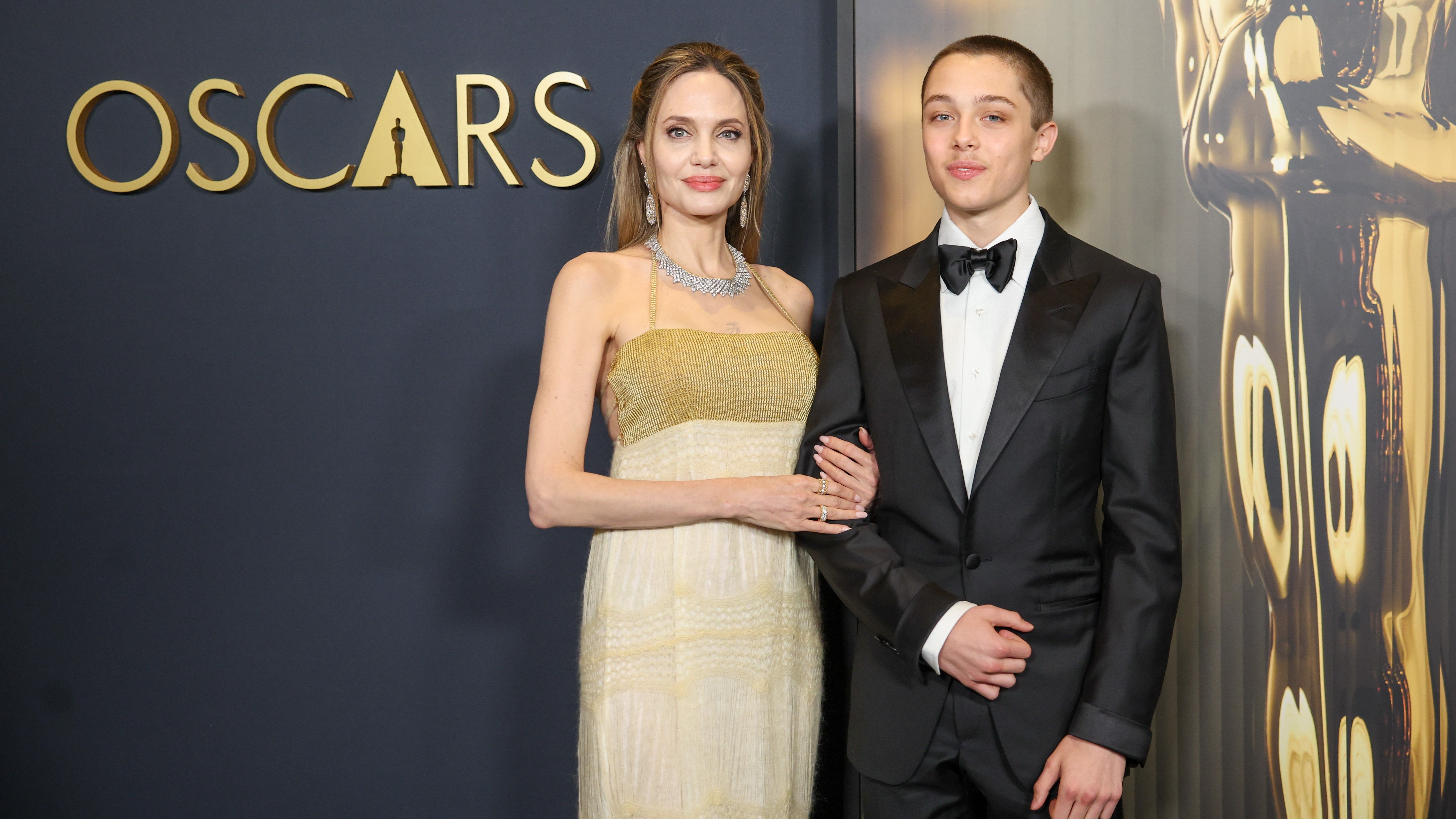 Анджелина Джоли с сыном Анджелина Джоли с сыном