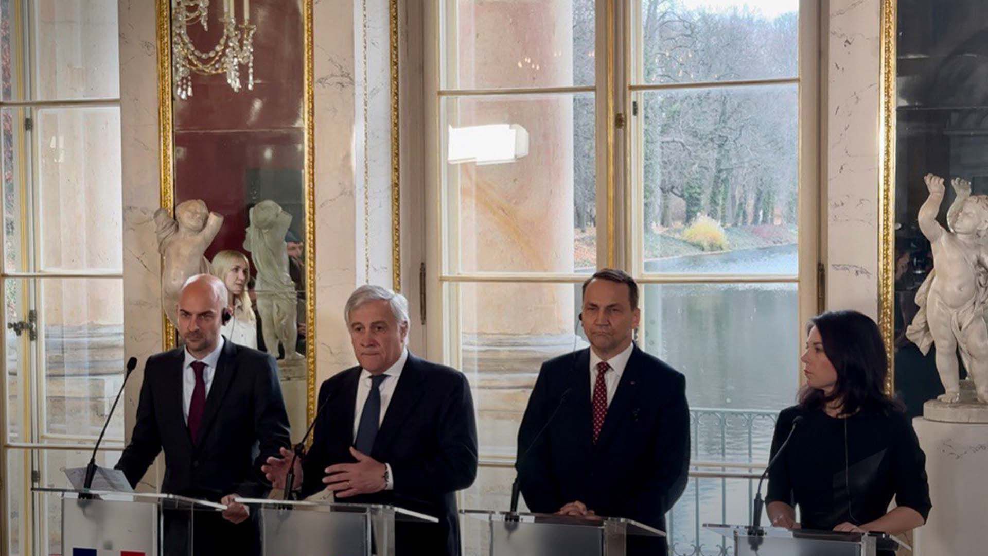 Сікорський висловився щодо сценаріїв врегулювання війни Сікорський висловився щодо сценаріїв врегулювання війни