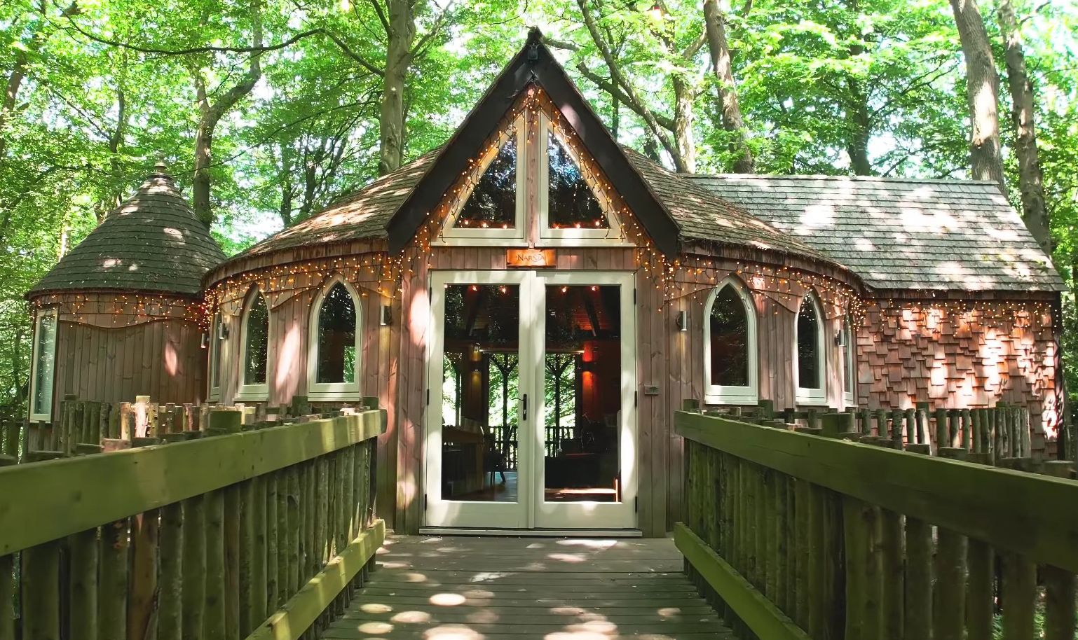 Роскошный дом на дереве Роскошный дом на дереве