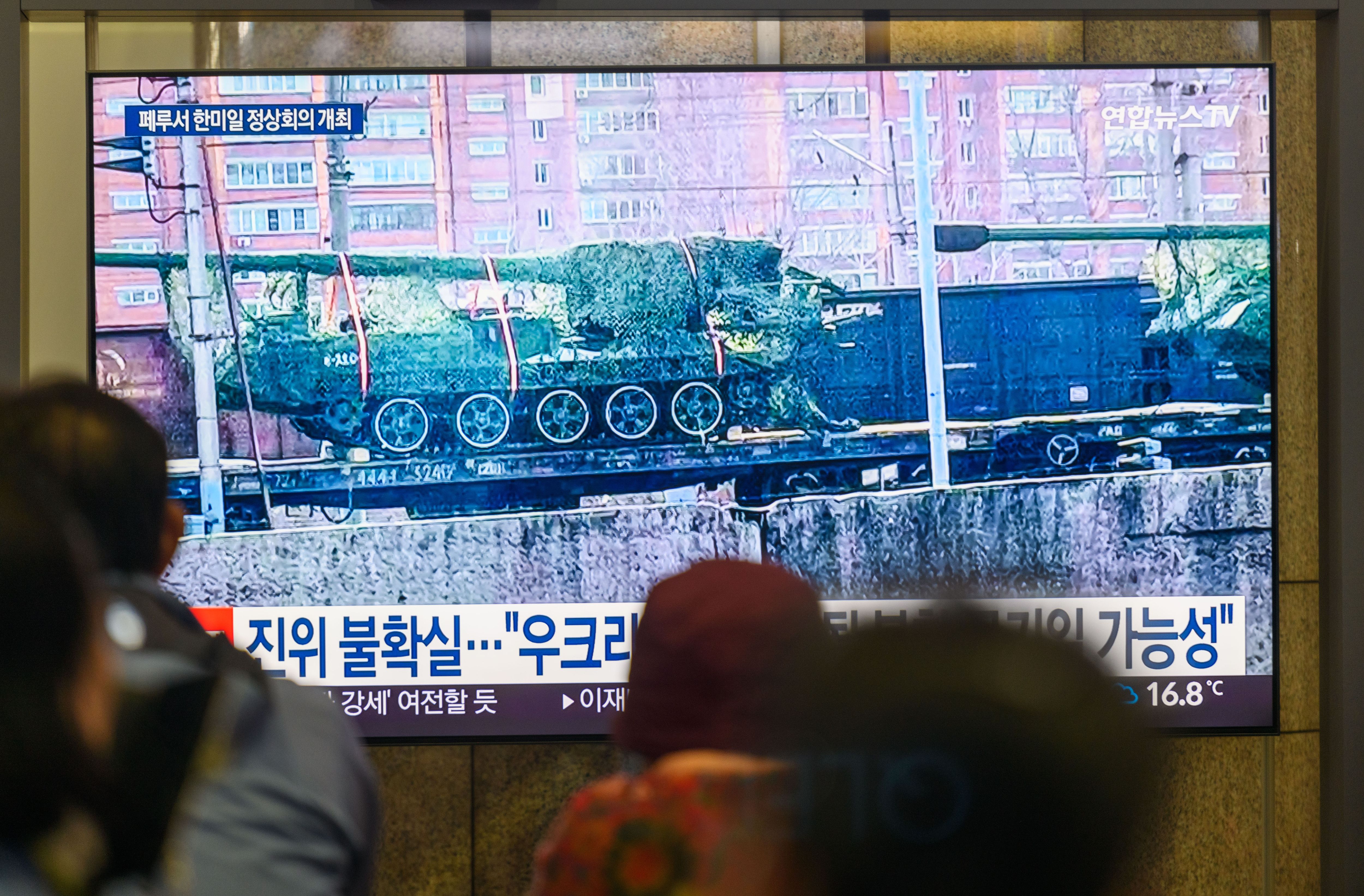 КНДР відправляє Росії артилерійські системи "Коксан" КНДР відправляє Росії артилерійські системи "Коксан"