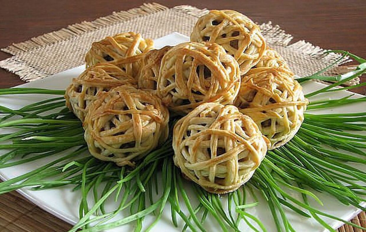 Готовим мясные клубочки в тесте Готовим мясные клубочки в тесте