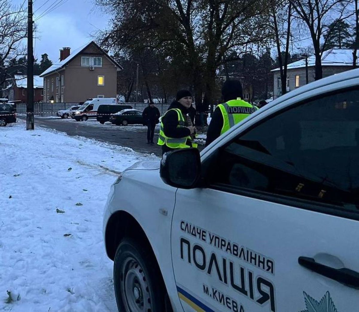 В Киеве у мужчины в руках сдетонировала неизвестная коробка - 24 Канал В Киеве у мужчины в руках сдетонировала неизвестная коробка - 24 Канал