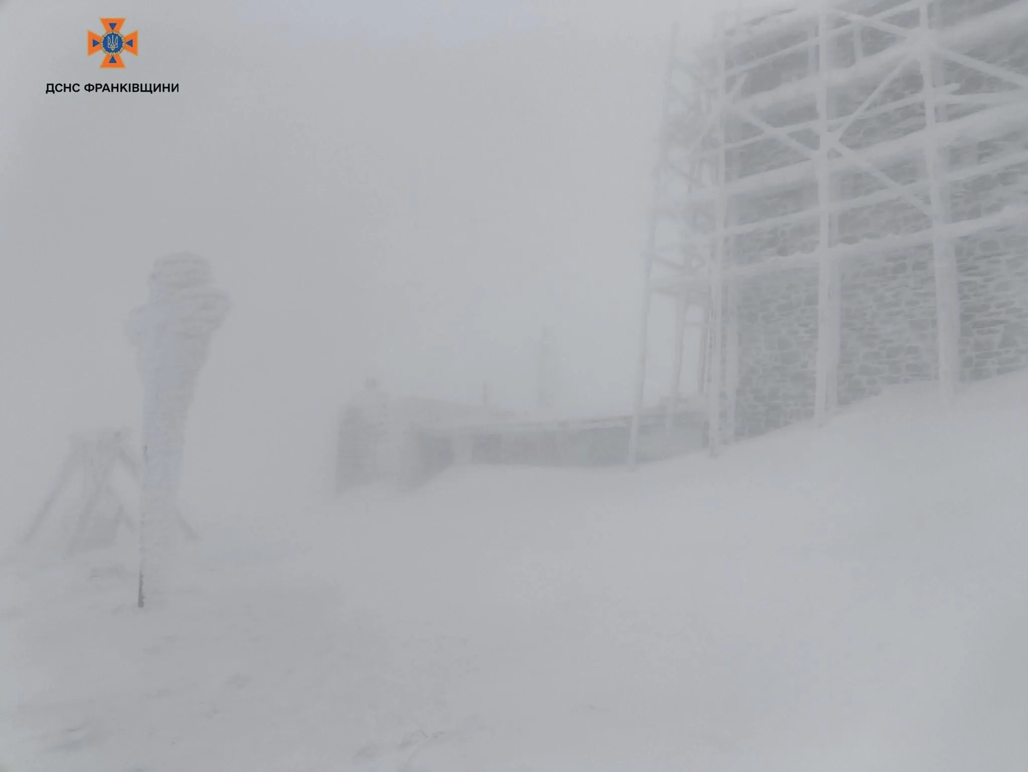 Снег в Карпатах Снег в Карпатах