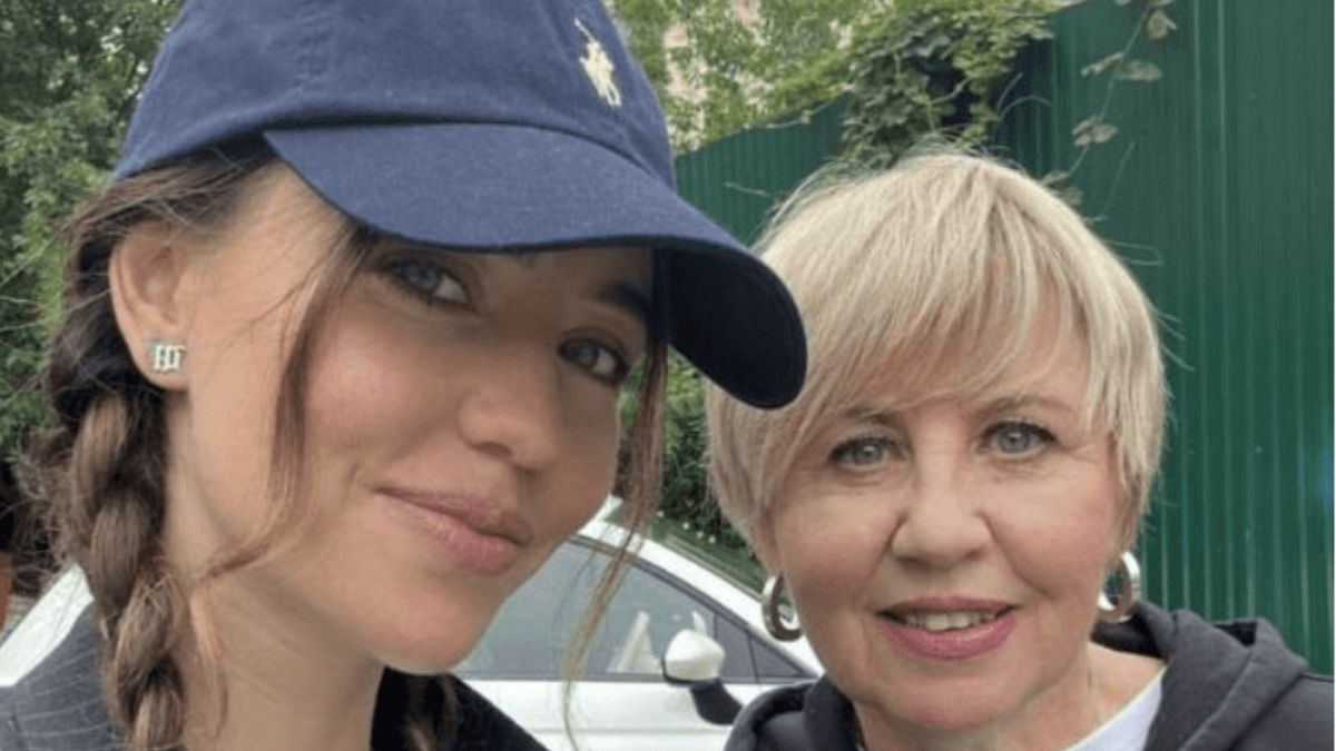 Надя Дорофєєва з мамою Надя Дорофєєва з мамою