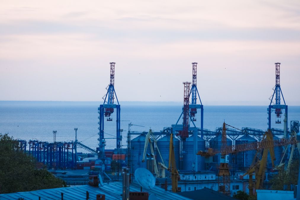 Escalating Black Sea Strikes and New Trade Pacts Reshape Global Markets