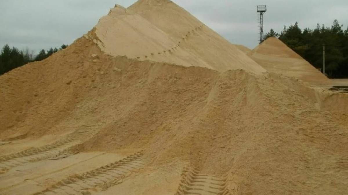 На Ровенщине в результате оползня песка погиб подросток На Ровенщине в результате оползня песка погиб подросток