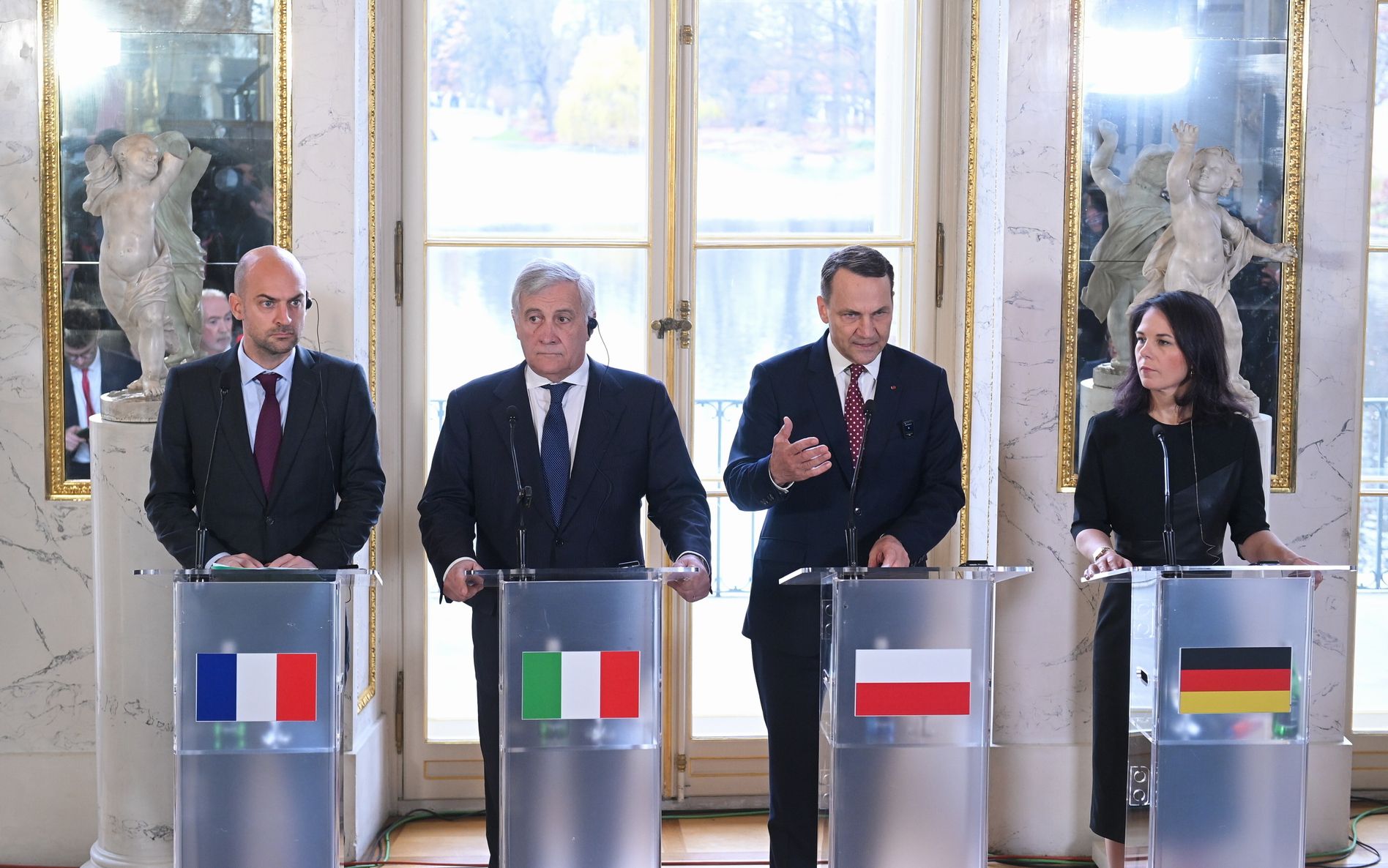 Веймарский треугольник в Варшаве Веймарский треугольник в Варшаве