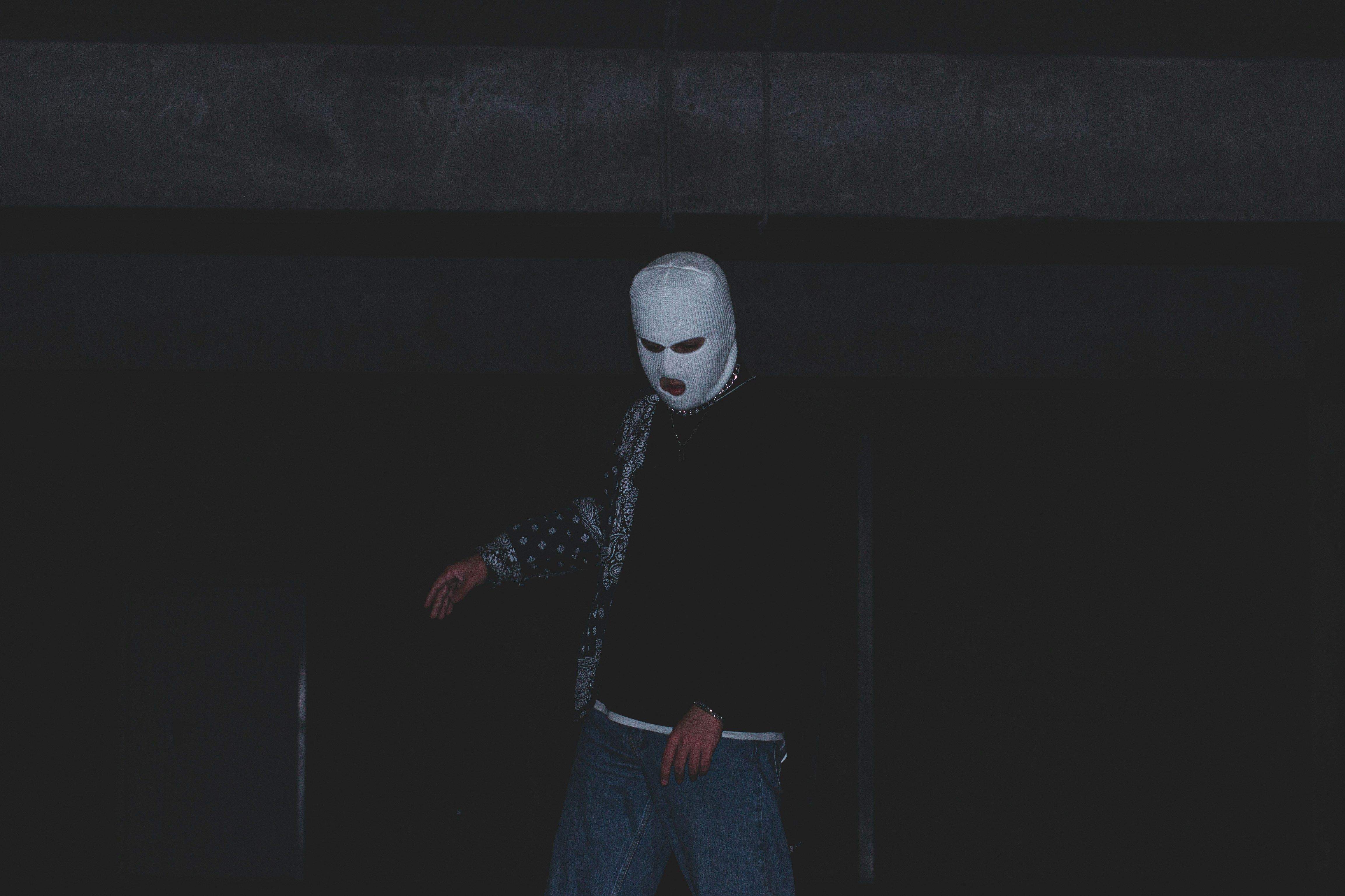 Злодій пограбував авто чоловіка, але не отримав жодної вигоди Злодій пограбував авто чоловіка, але не отримав жодної вигоди