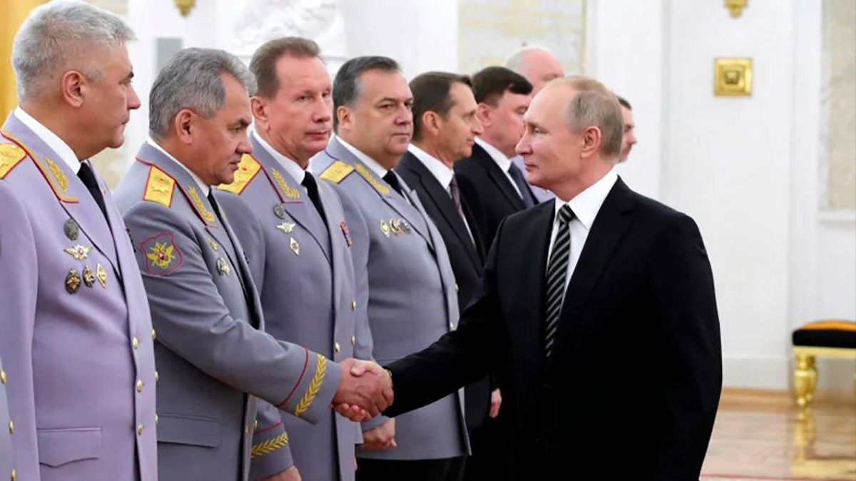 Настроения российских элит - насколько сейчас угрожающая ситуация для Путина - 24 Канал Настроения российских элит - насколько сейчас угрожающая ситуация для Путина - 24 Канал