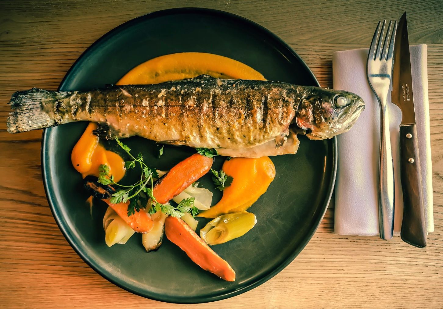 Рецепт запеченої скумбрії під ніжним соусом Рецепт запеченої скумбрії під ніжним соусом