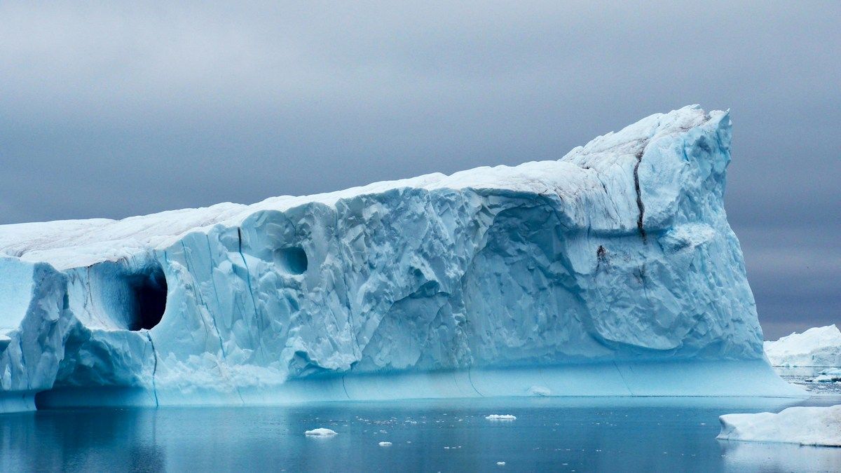 Радар знайшов покинуту військову базу під льодом Гренландії Радар знайшов покинуту військову базу під льодом Гренландії