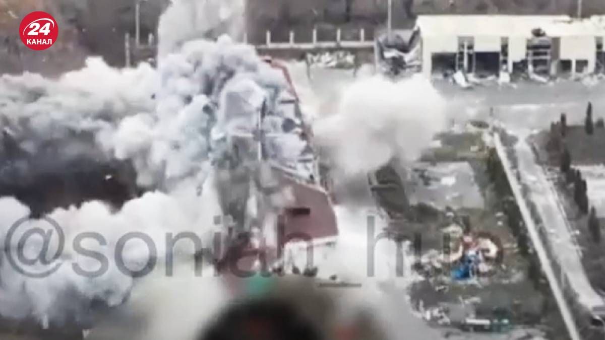 Воздушные силы атаковали объект ФСБ в Курской области Воздушные силы атаковали объект ФСБ в Курской области