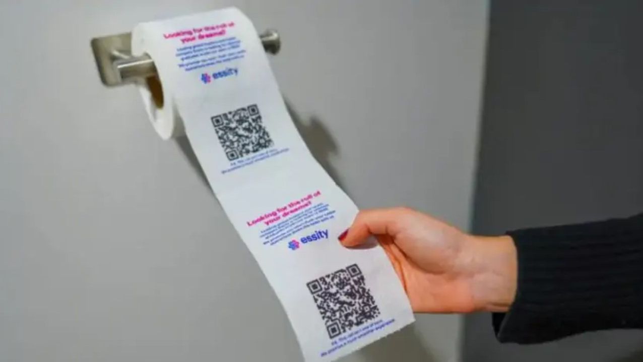 Компания напечатала объявление о работе на туалетной бумаге - фото Компания напечатала объявление о работе на туалетной бумаге - фото