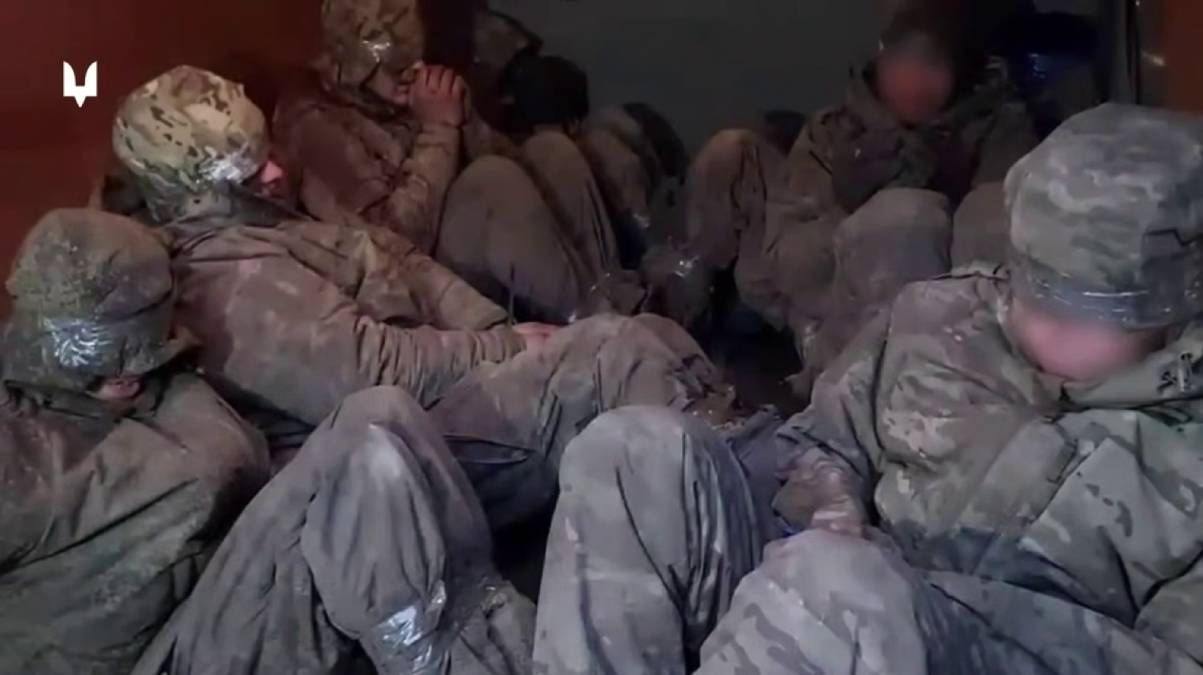 Эксклюзивные кадры: на Курщине операторы ССО взяли в плен морских пехотинцев России - 24 Канал Эксклюзивные кадры: на Курщине операторы ССО взяли в плен морских пехотинцев России - 24 Канал