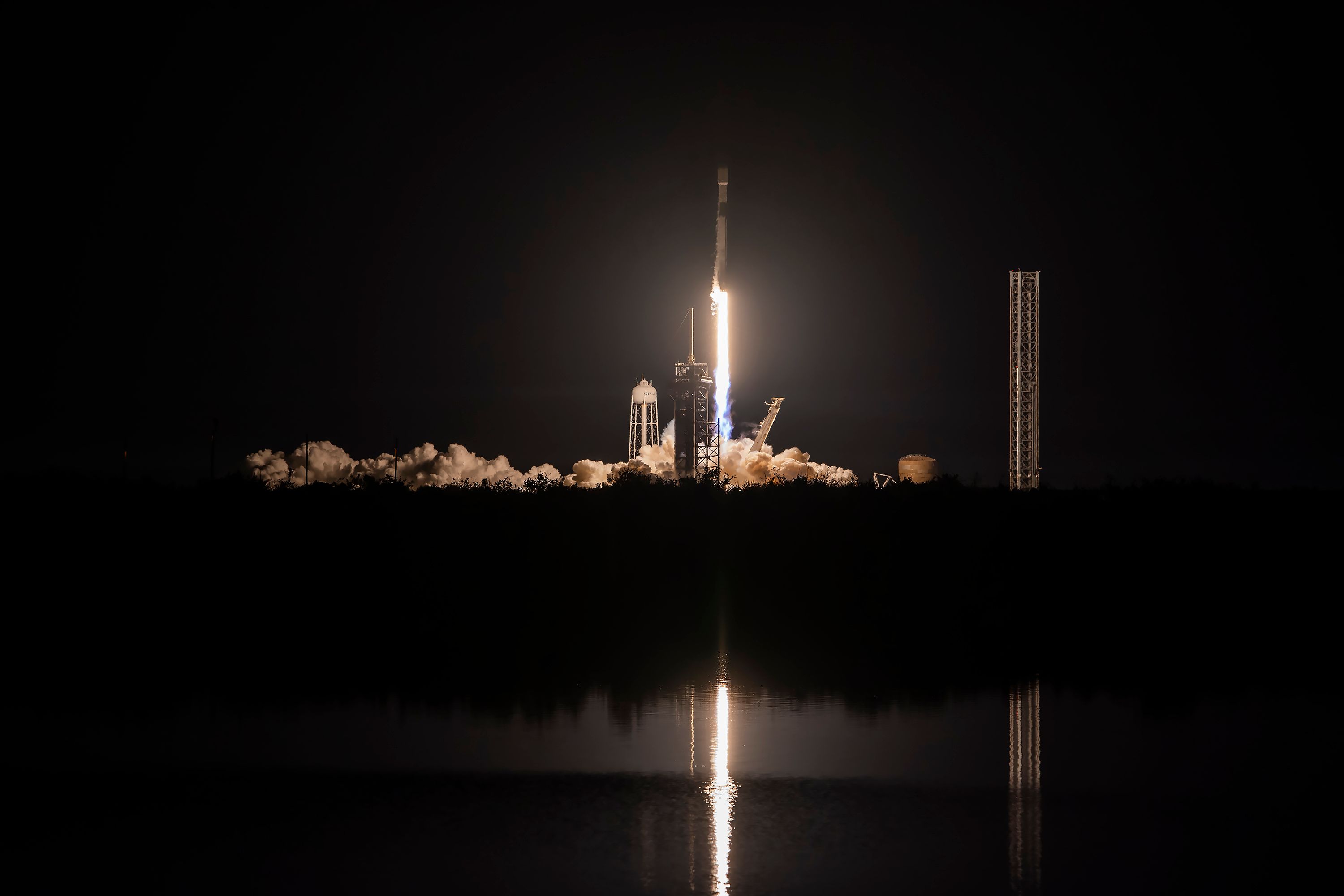 Старт ракети Falcon 9 Старт ракети Falcon 9