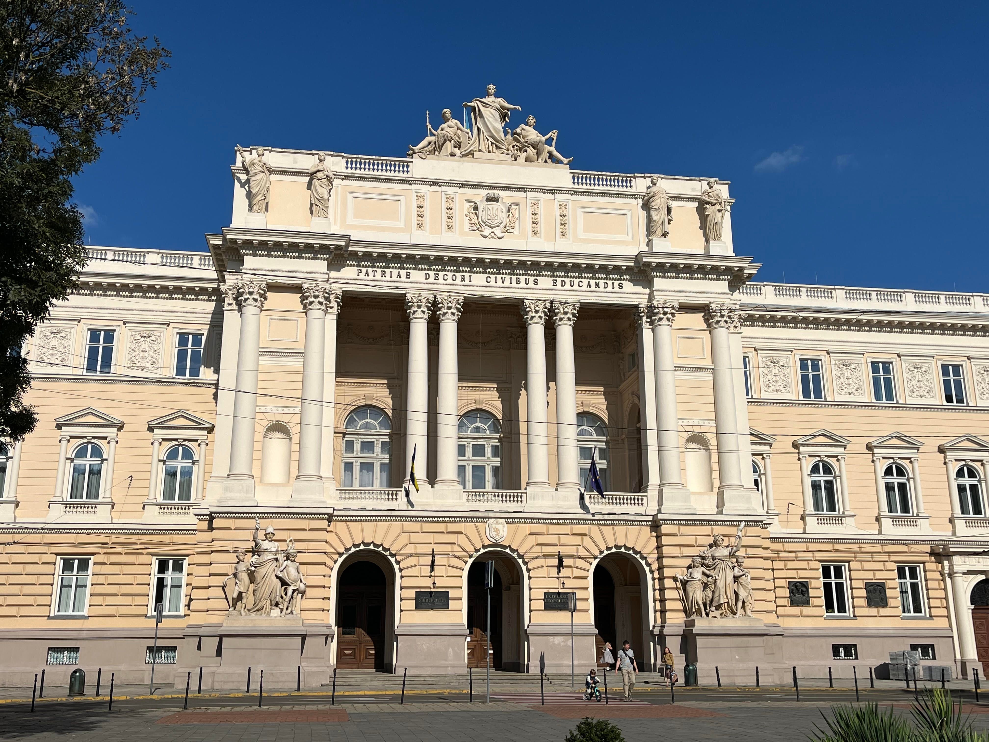 Вибори ректора - два львівські виші отримають нове керівництво 