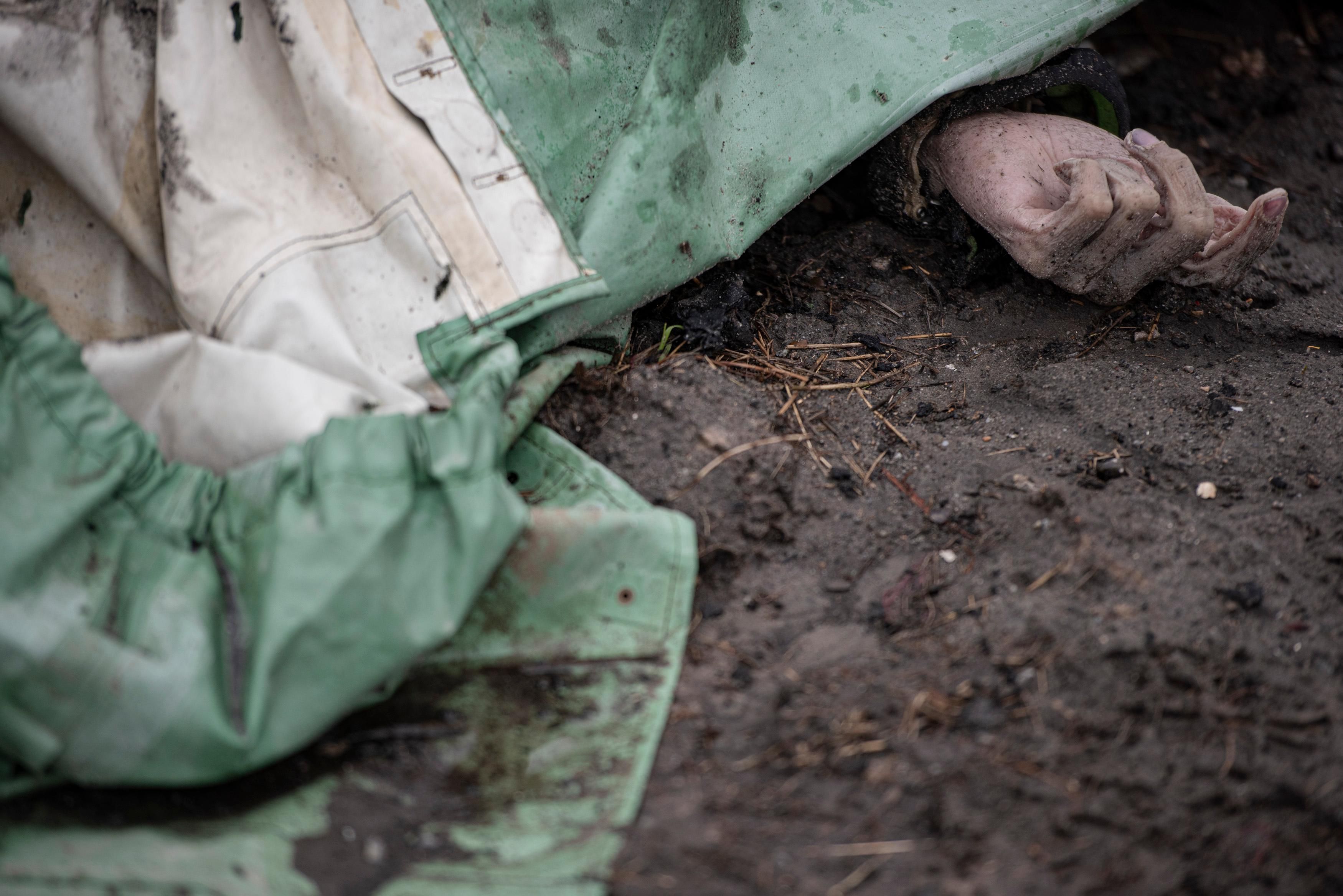 Російські військові стратили чотирьох українських полонених Російські військові стратили чотирьох українських полонених