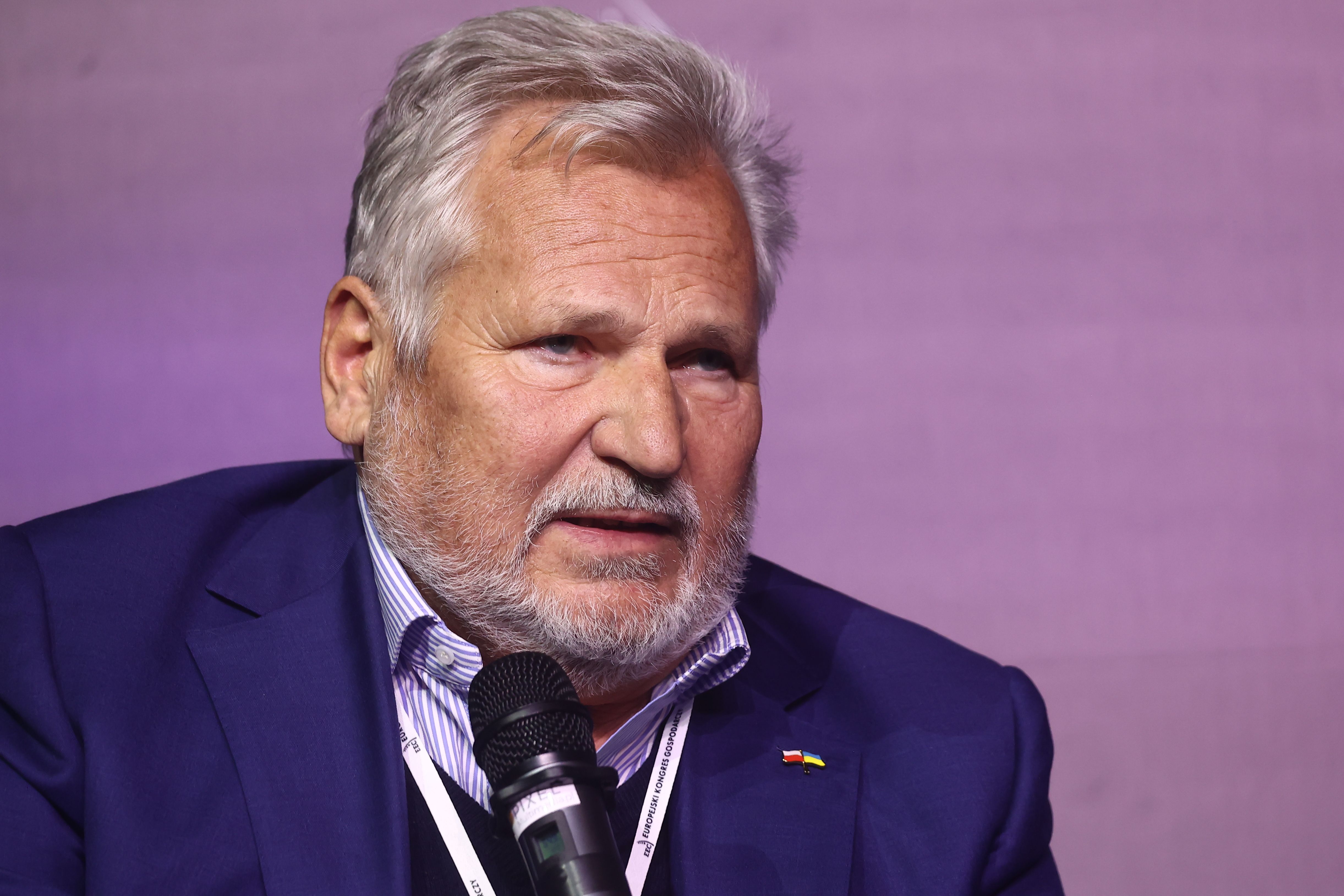 Колишній президент Польщі назвав заморожену війну вигідною для Росії Колишній президент Польщі назвав заморожену війну вигідною для Росії