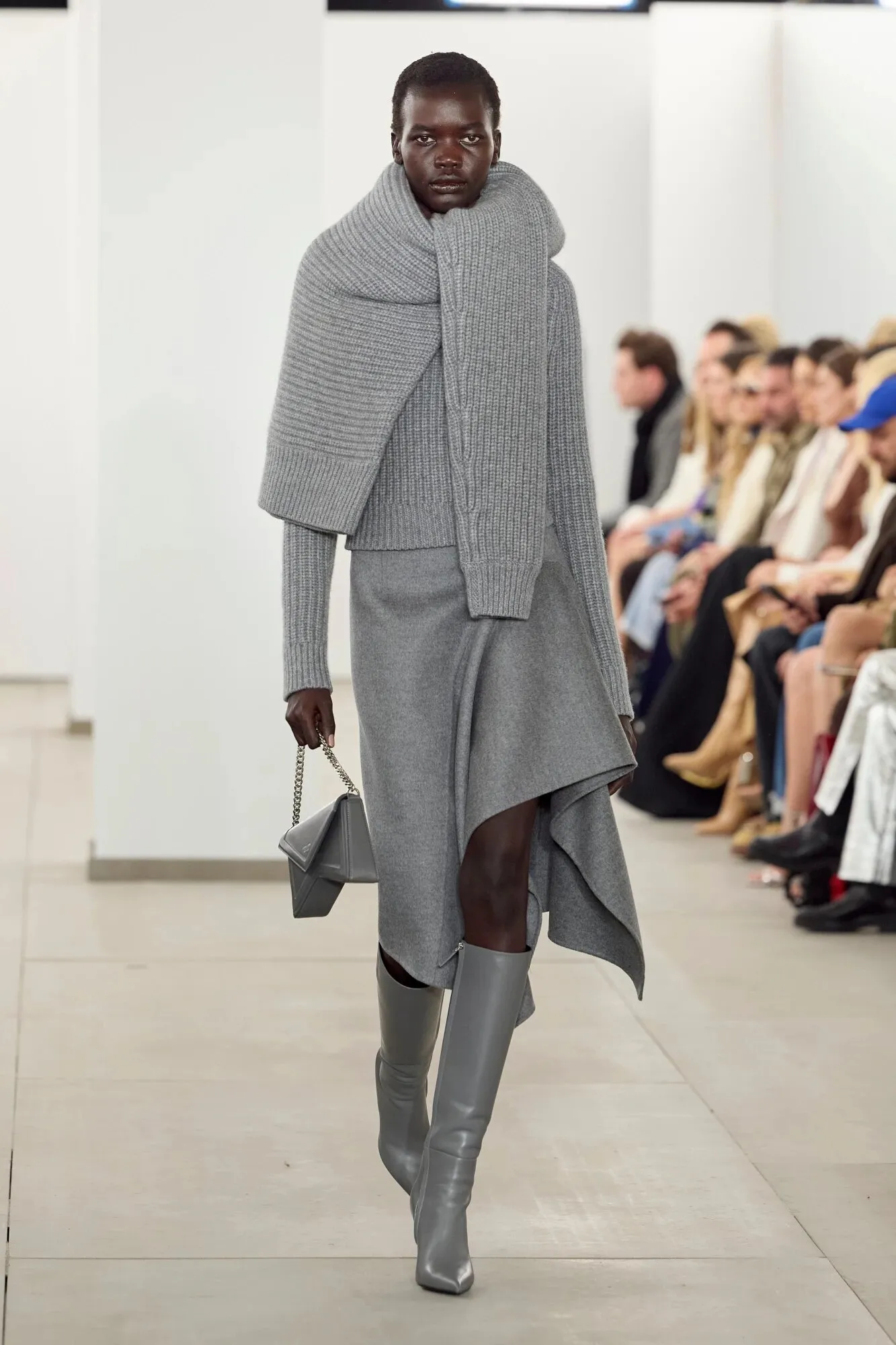 Стильное ношение свитера Стильное ношение свитера