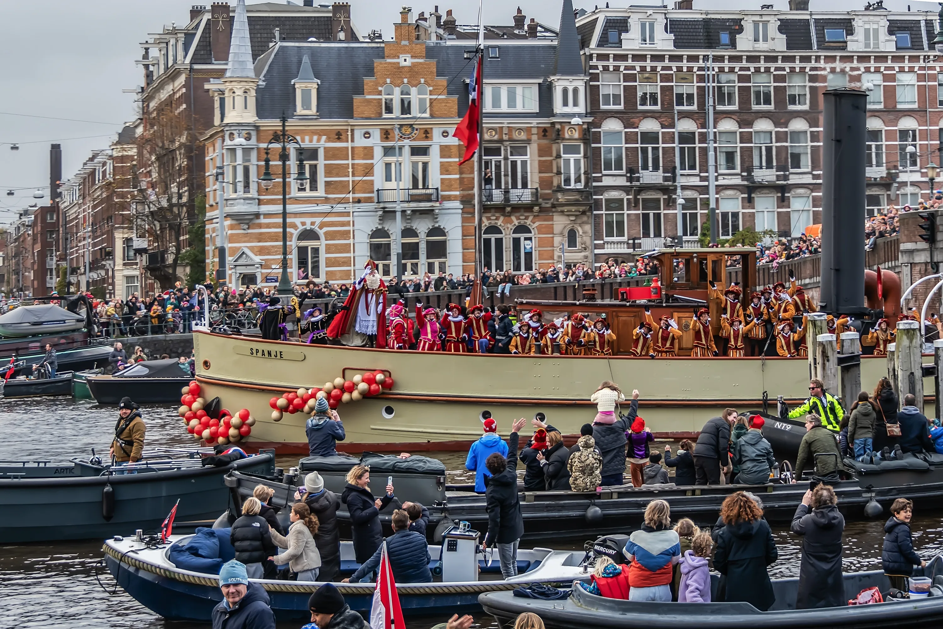 Святий Миколай у Нідерландах Святий Миколай у Нідерландах