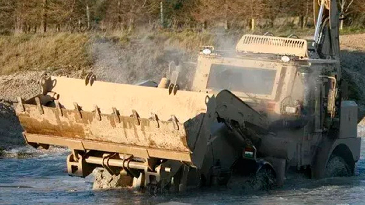 Броньований екскаватор-навантажувач JCB HMEE Броньований екскаватор-навантажувач JCB HMEE