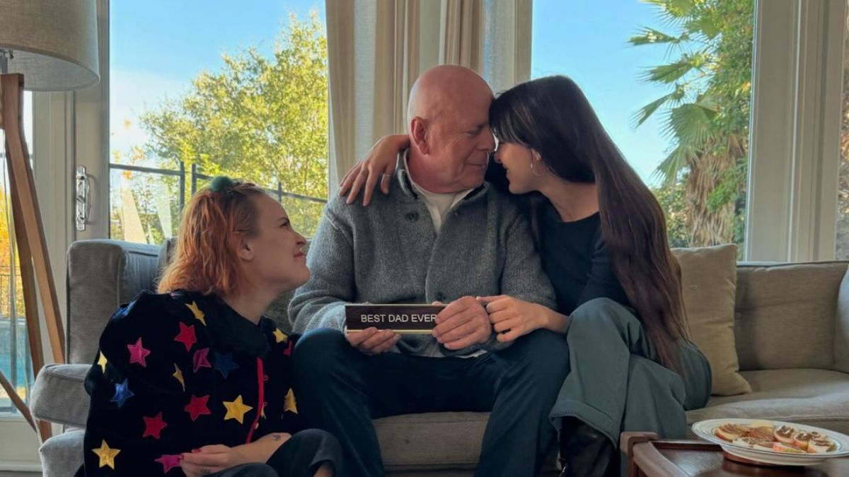 Брюс Уиллс с дочерьми Брюс Уиллс с дочерьми