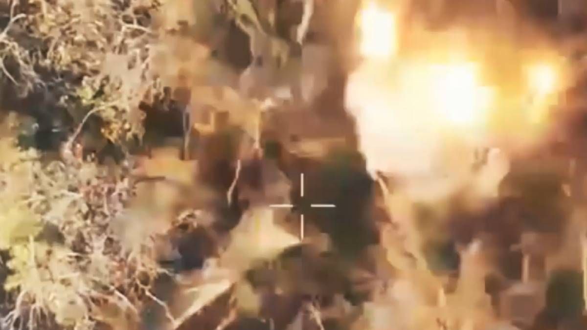 Операторы FVP-дронов поразили северокорейский противоракетный комплекс Операторы FVP-дронов поразили северокорейский противоракетный комплекс