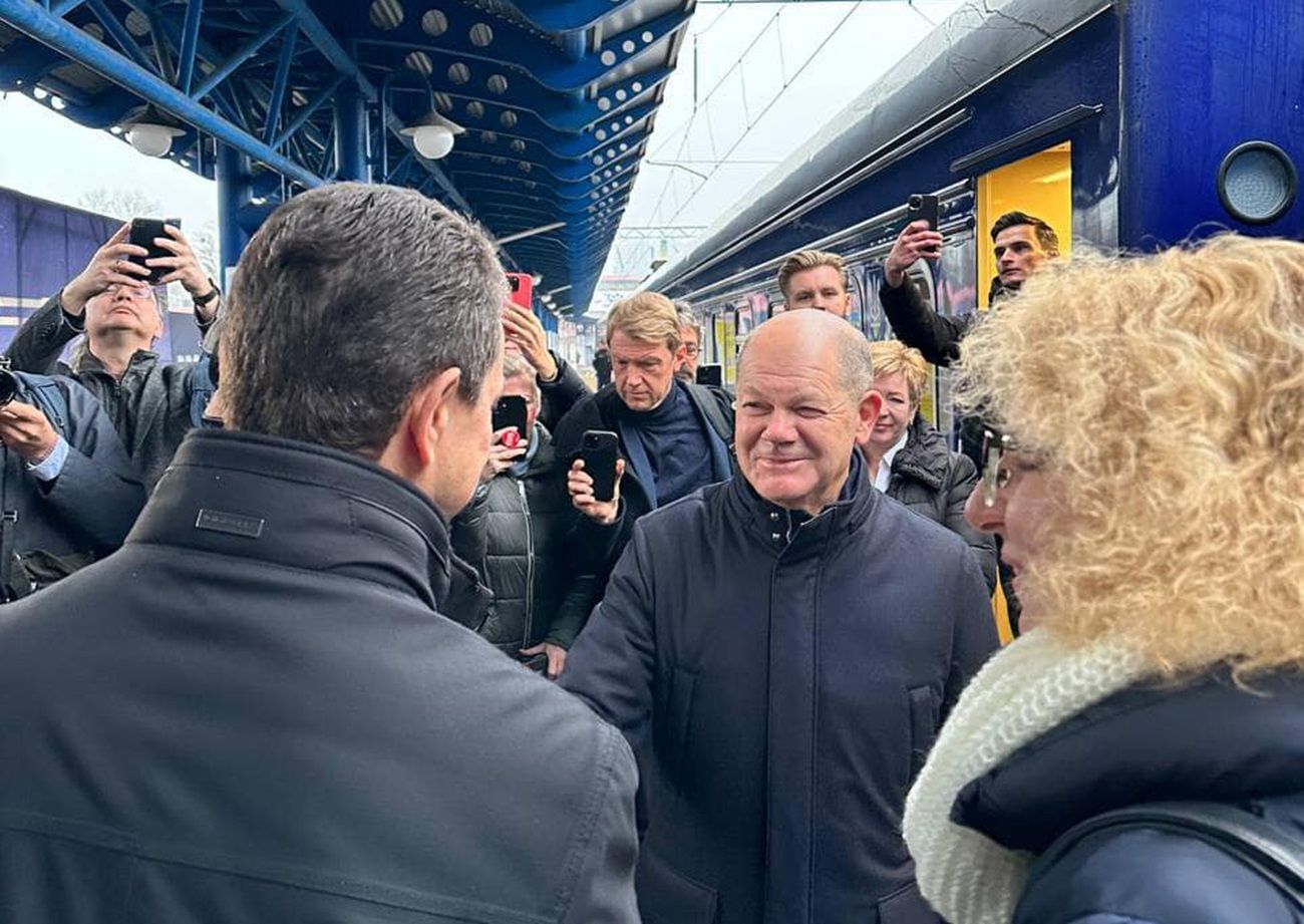 Шольц анонсував нові поставки зброї Україні Шольц анонсував нові поставки зброї Україні