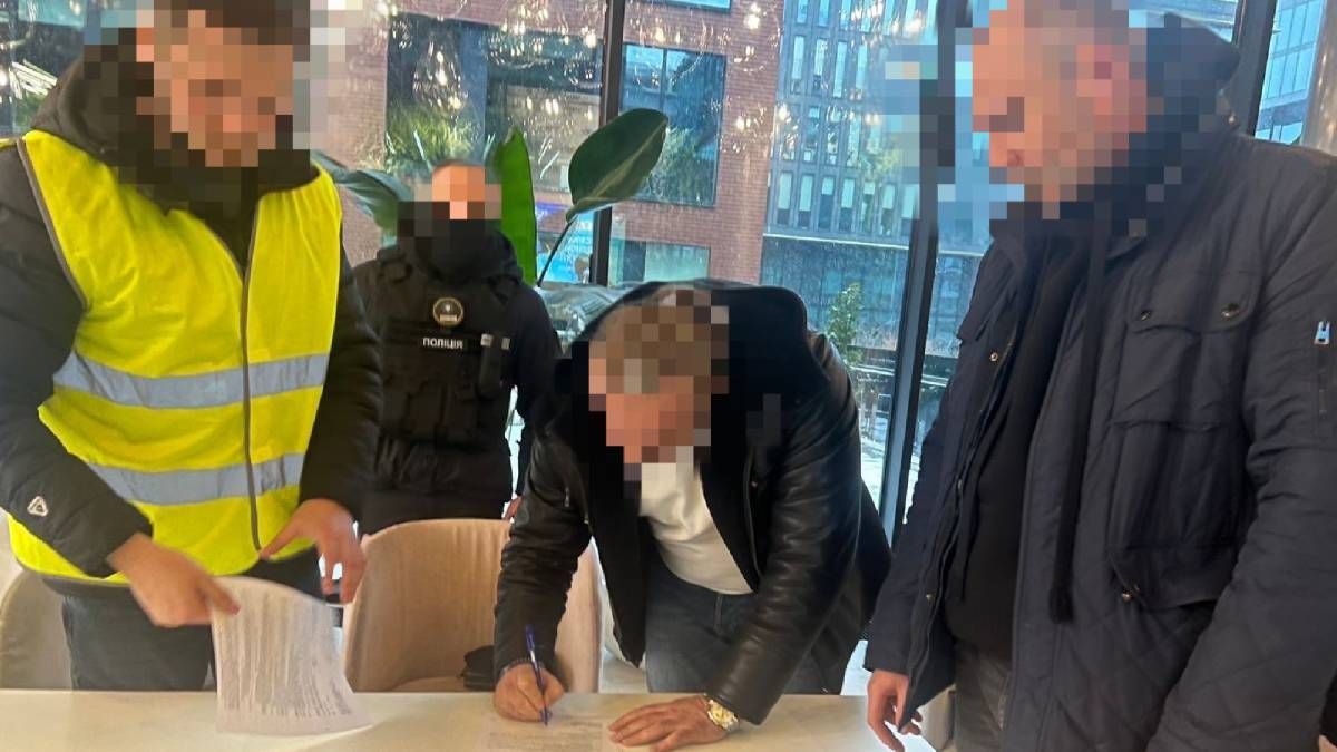 В Киеве бывший работник ТЦК организовал схему незаконного побега за границу уклонистов В Киеве бывший работник ТЦК организовал схему незаконного побега за границу уклонистов