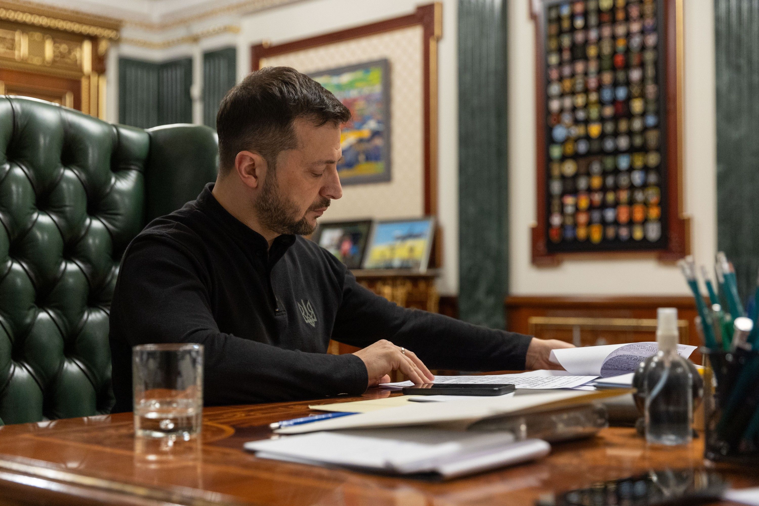 Зеленський підписав указ про нові санкції проти Росії Зеленський підписав указ про нові санкції проти Росії