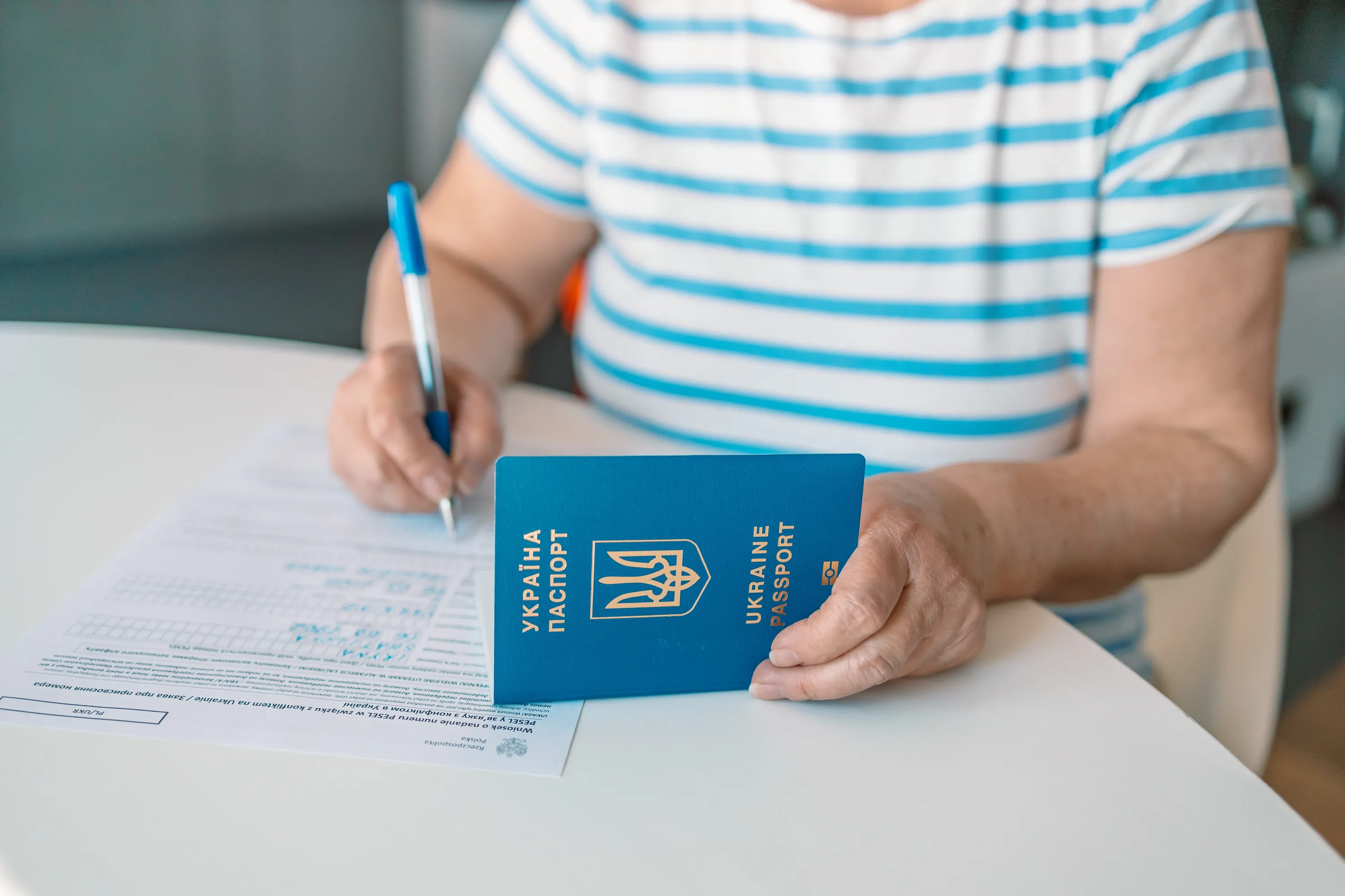 Як оформити сірий паспорт у Польщі Як оформити сірий паспорт у Польщі