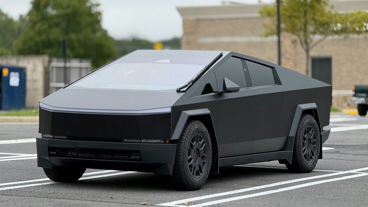 Tesla отправила работников на оплачиваемые выходные из-за низкого спроса на Cybertruck Tesla отправила работников на оплачиваемые выходные из-за низкого спроса на Cybertruck