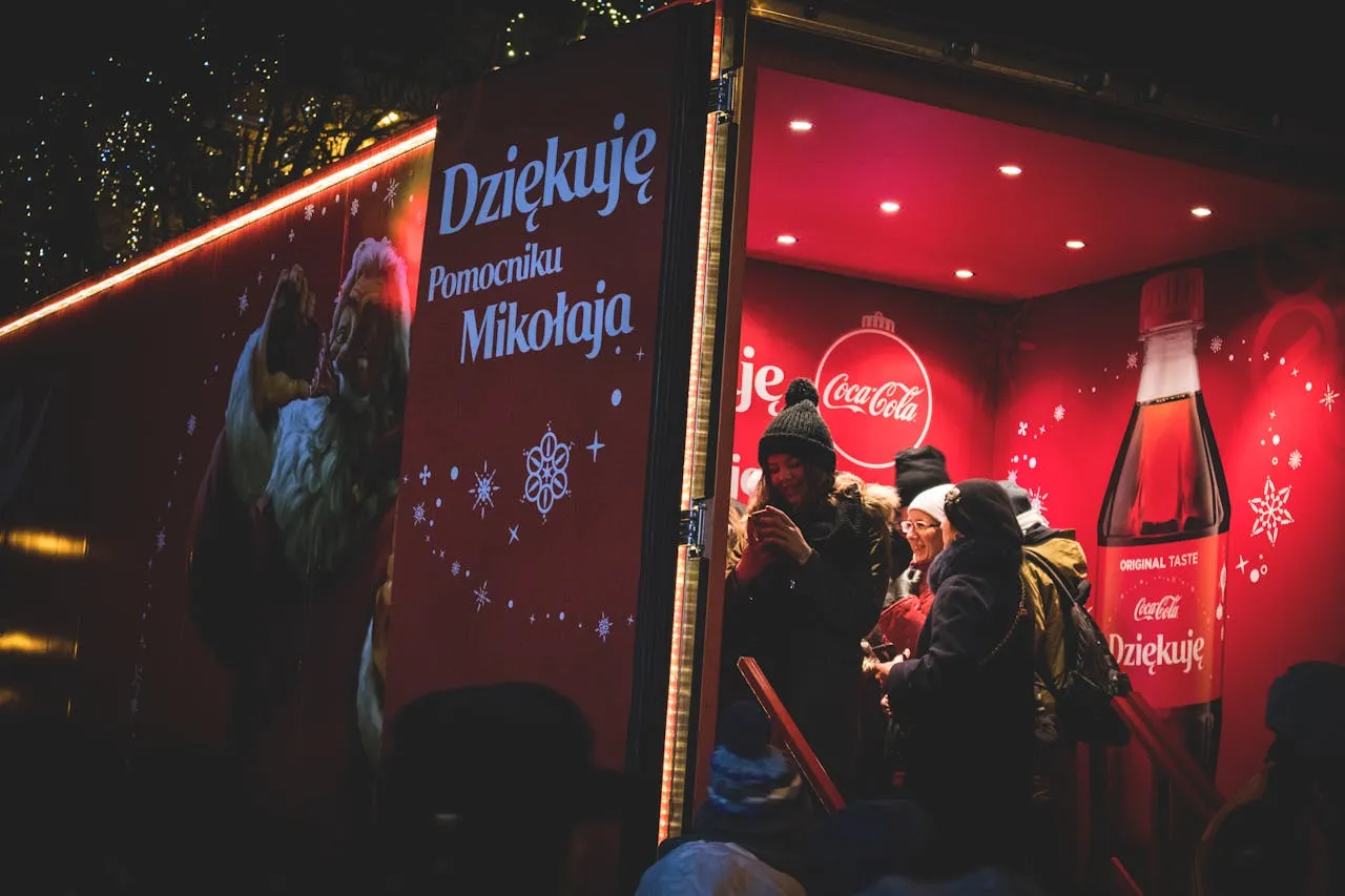 Захід біля вантажівки Coca Cola Захід біля вантажівки Coca Cola