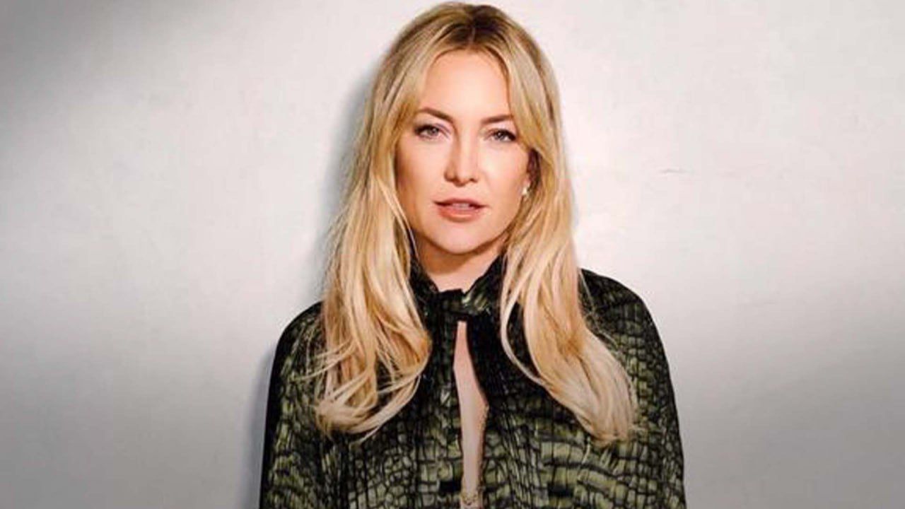 Кейт Хадсон украсила свою елку необычным способом Кейт Хадсон украсила свою елку необычным способом