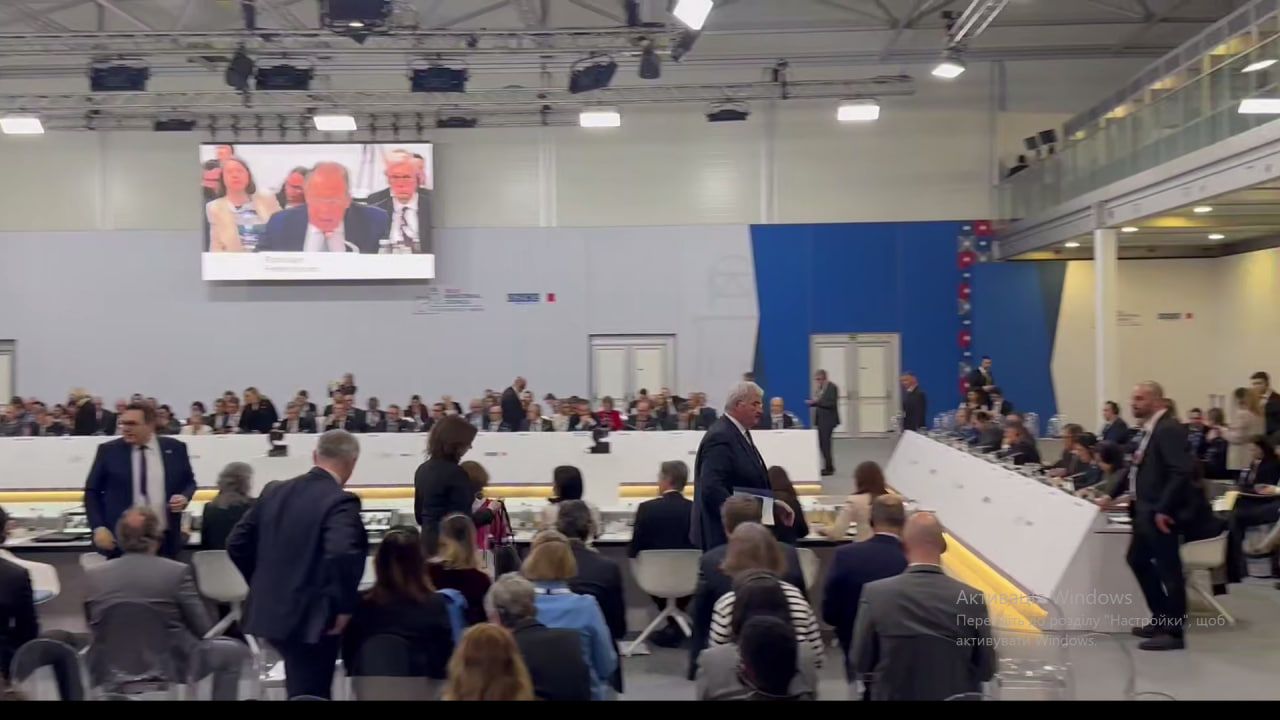 Сибига вышел из зала ОБСЕ из-за Лаврова Сибига вышел из зала ОБСЕ из-за Лаврова