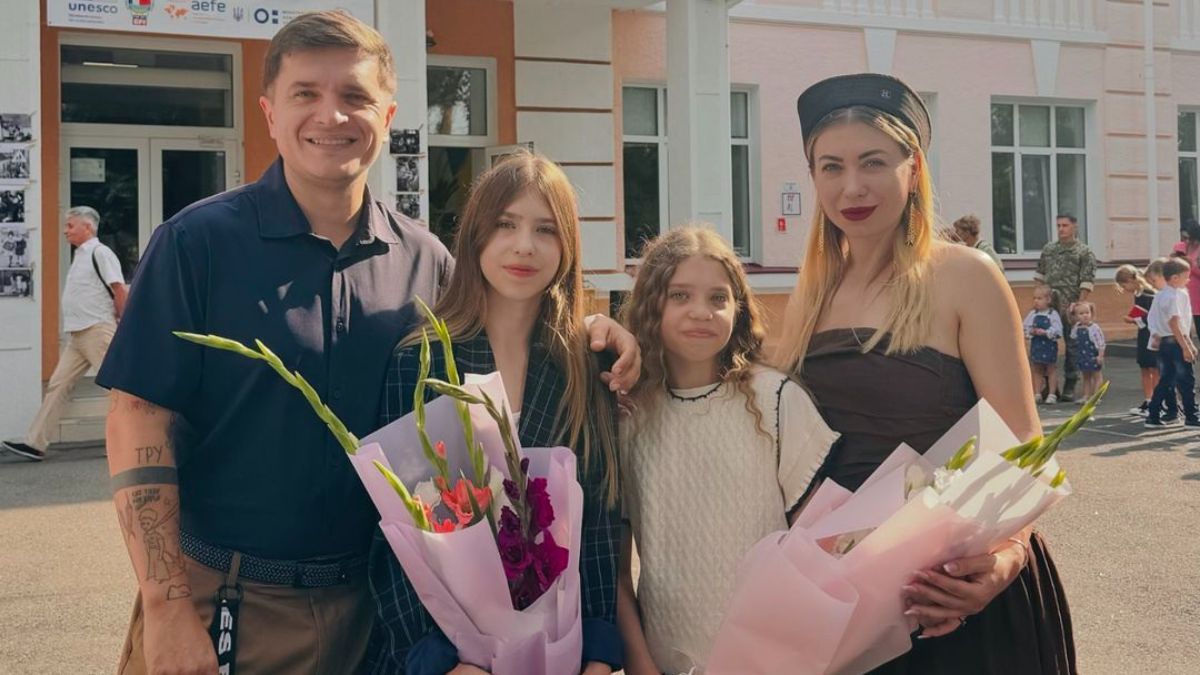 Анатолий Анатолич с дочерьми и женой Анатолий Анатолич с дочерьми и женой