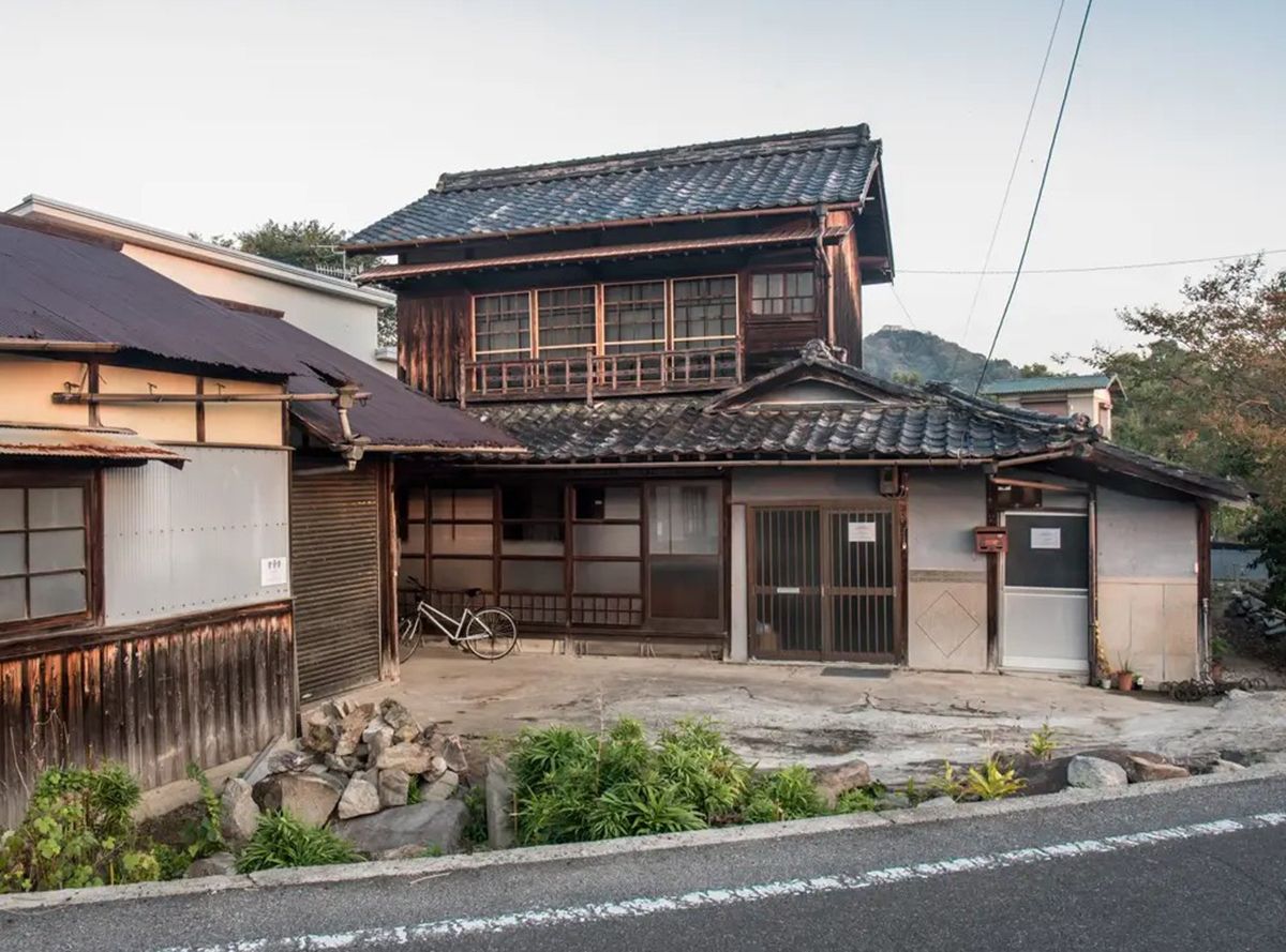 Пара перетворила занедбаний будинок на бізнес Пара перетворила занедбаний будинок на бізнес