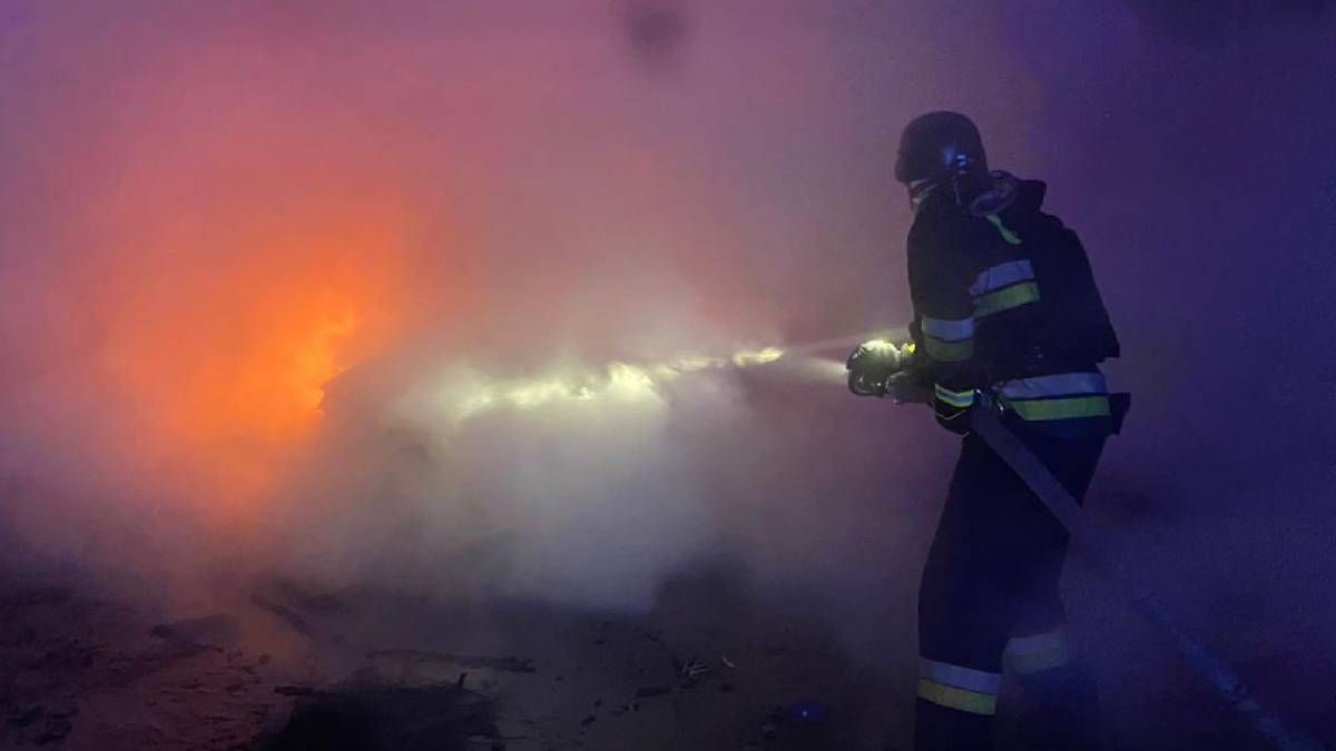 6 грудня Запоріжжя охопив вогонь внаслідок російського обстрілу 6 грудня Запоріжжя охопив вогонь внаслідок російського обстрілу