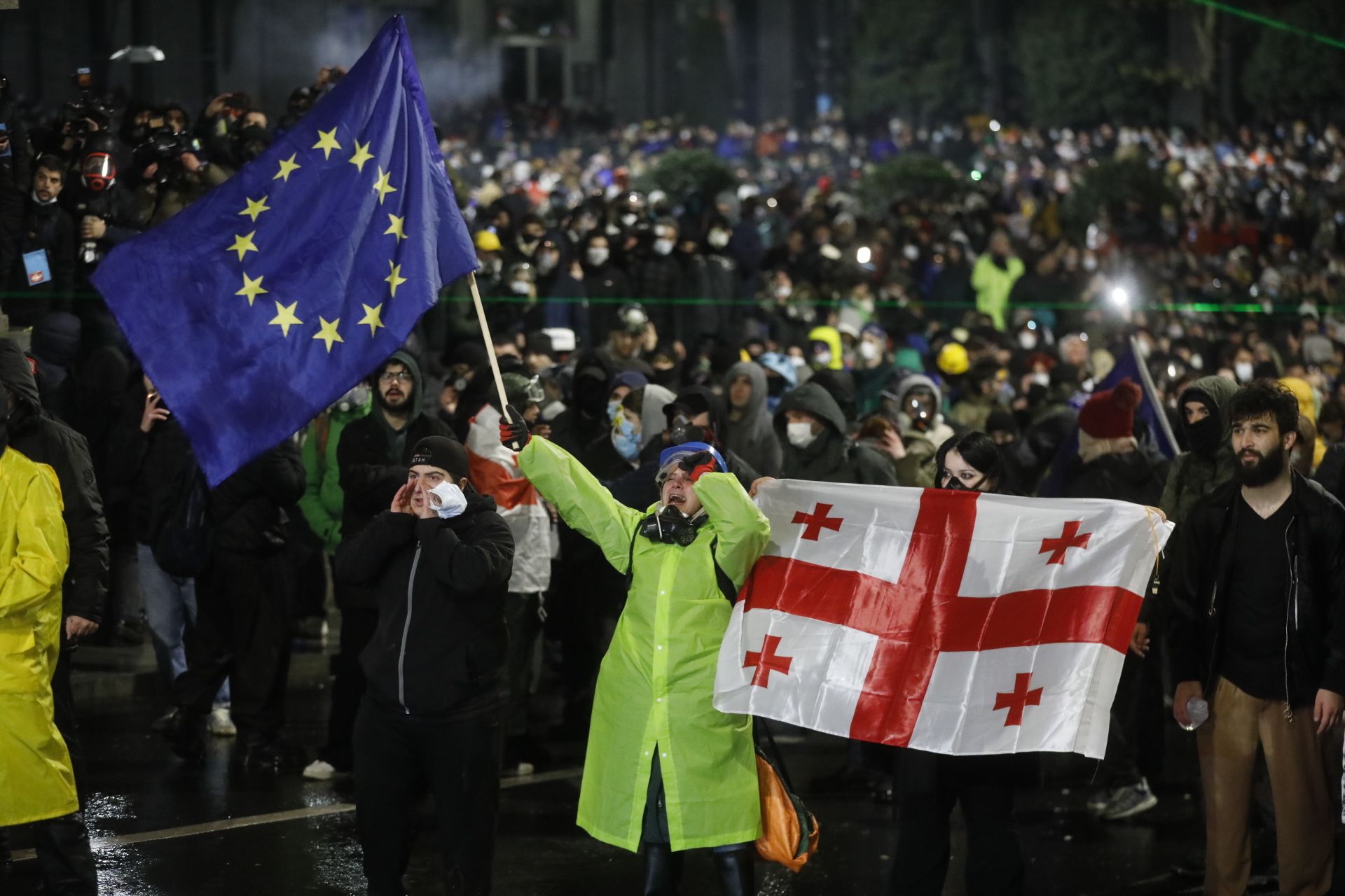 Протести в Грузії - з'явилися тітушки, вони побили людей - новини Грузії - 24 Канал