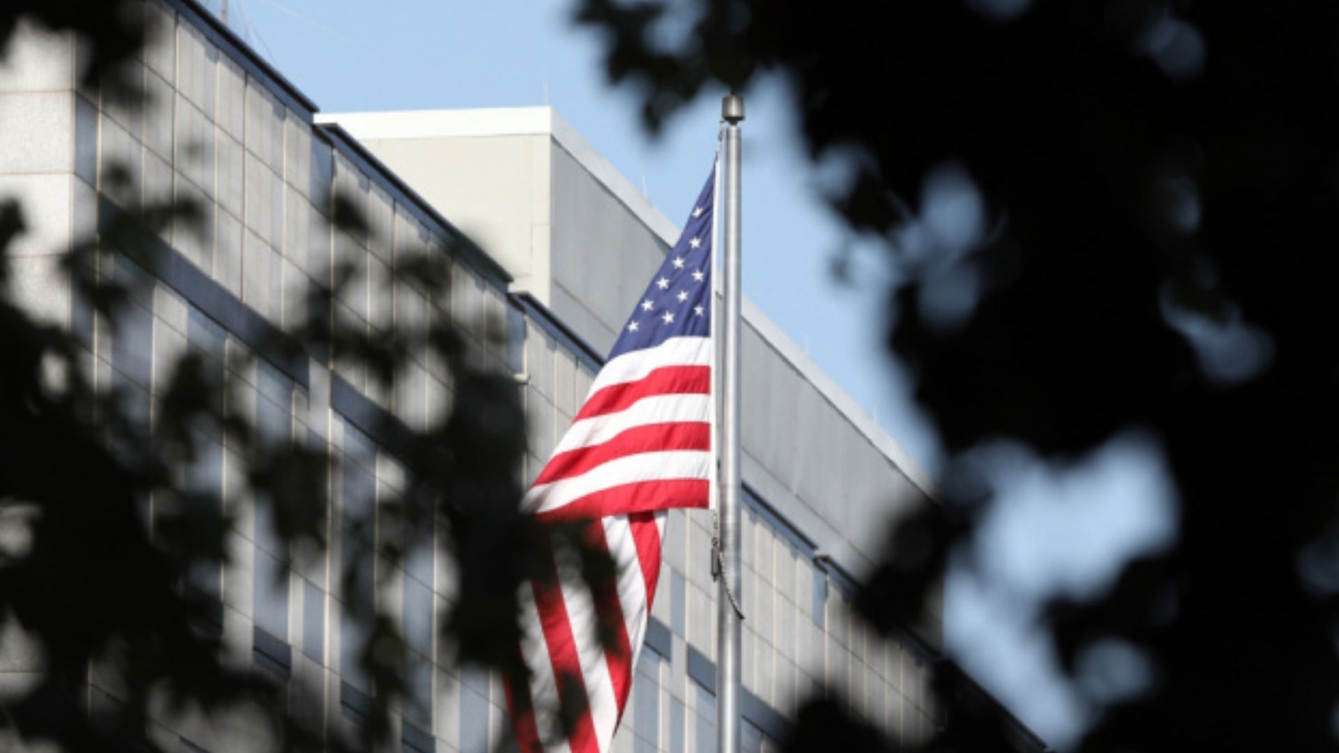 Посольство США предупреждает о повышенной опасности от российских ракет и дронов