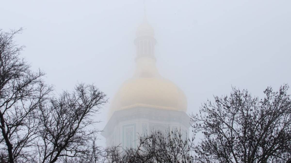 Киев накрыл сильный туман Киев накрыл сильный туман