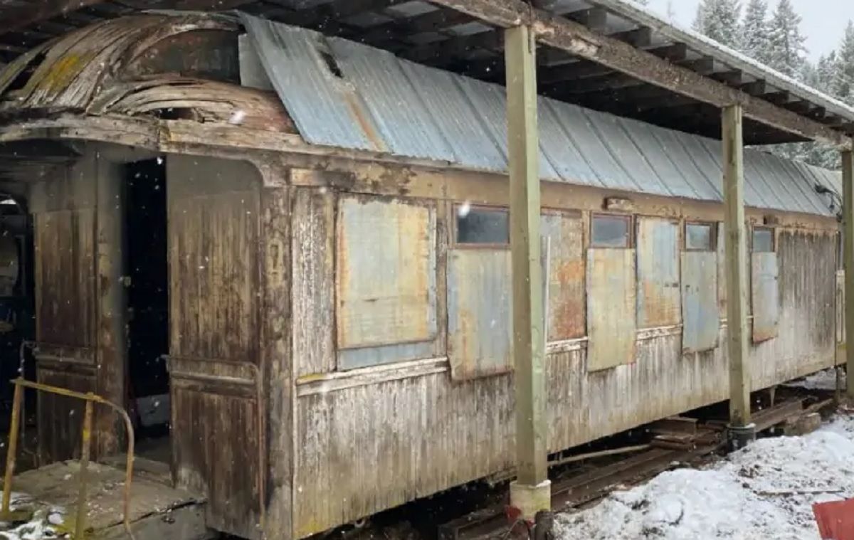 Чоловік купив за старий вагон і перетворив його у розкішне житло Чоловік купив за старий вагон і перетворив його у розкішне житло