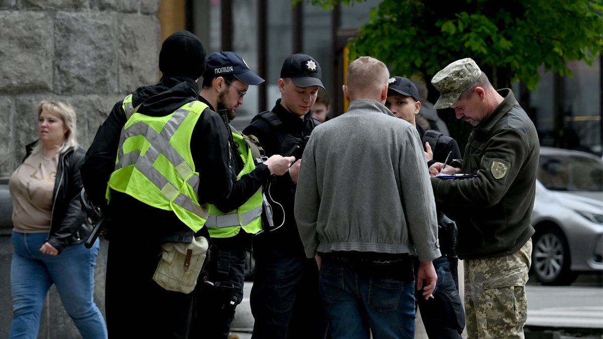 Почему сейчас невозможно расформировать ТЦК Почему сейчас невозможно расформировать ТЦК