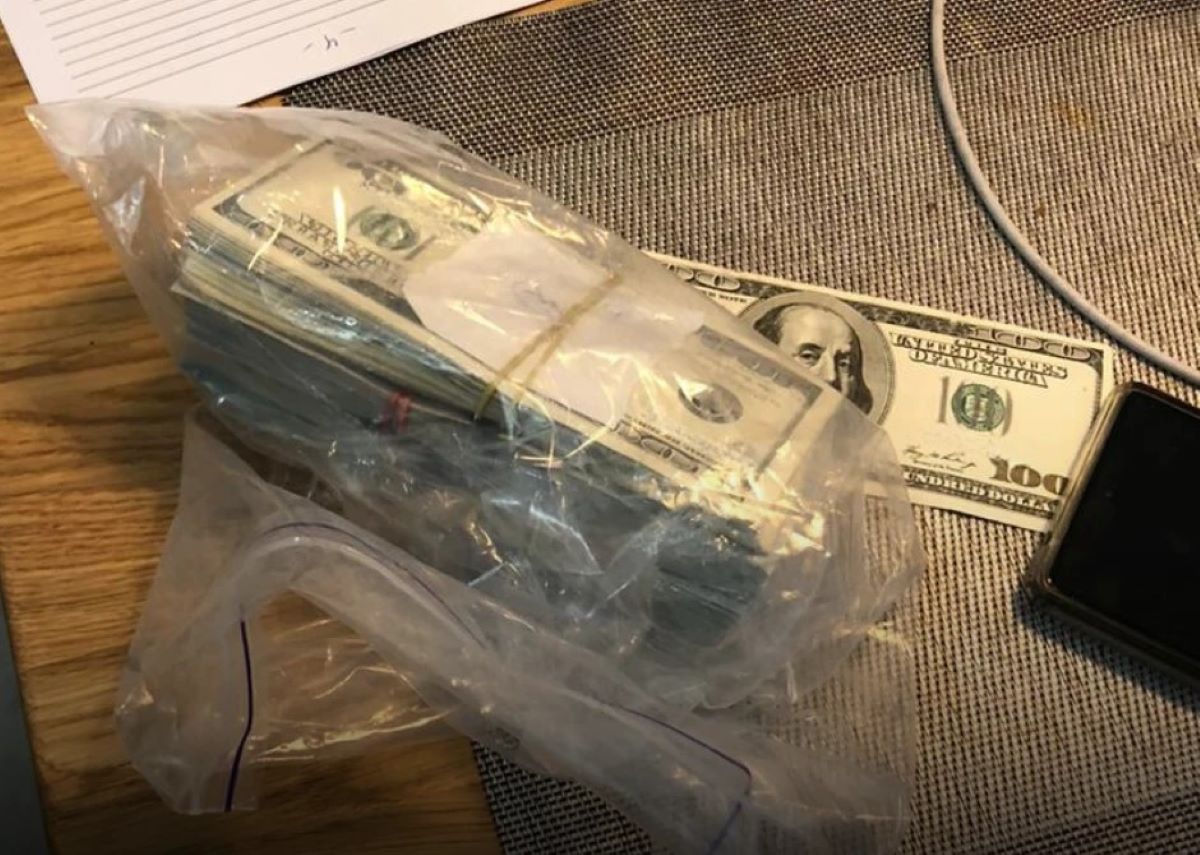 Львівських суддів викрили на вимаганні мільйона доларів хабаря - 24 Канал Львівських суддів викрили на вимаганні мільйона доларів хабаря - 24 Канал