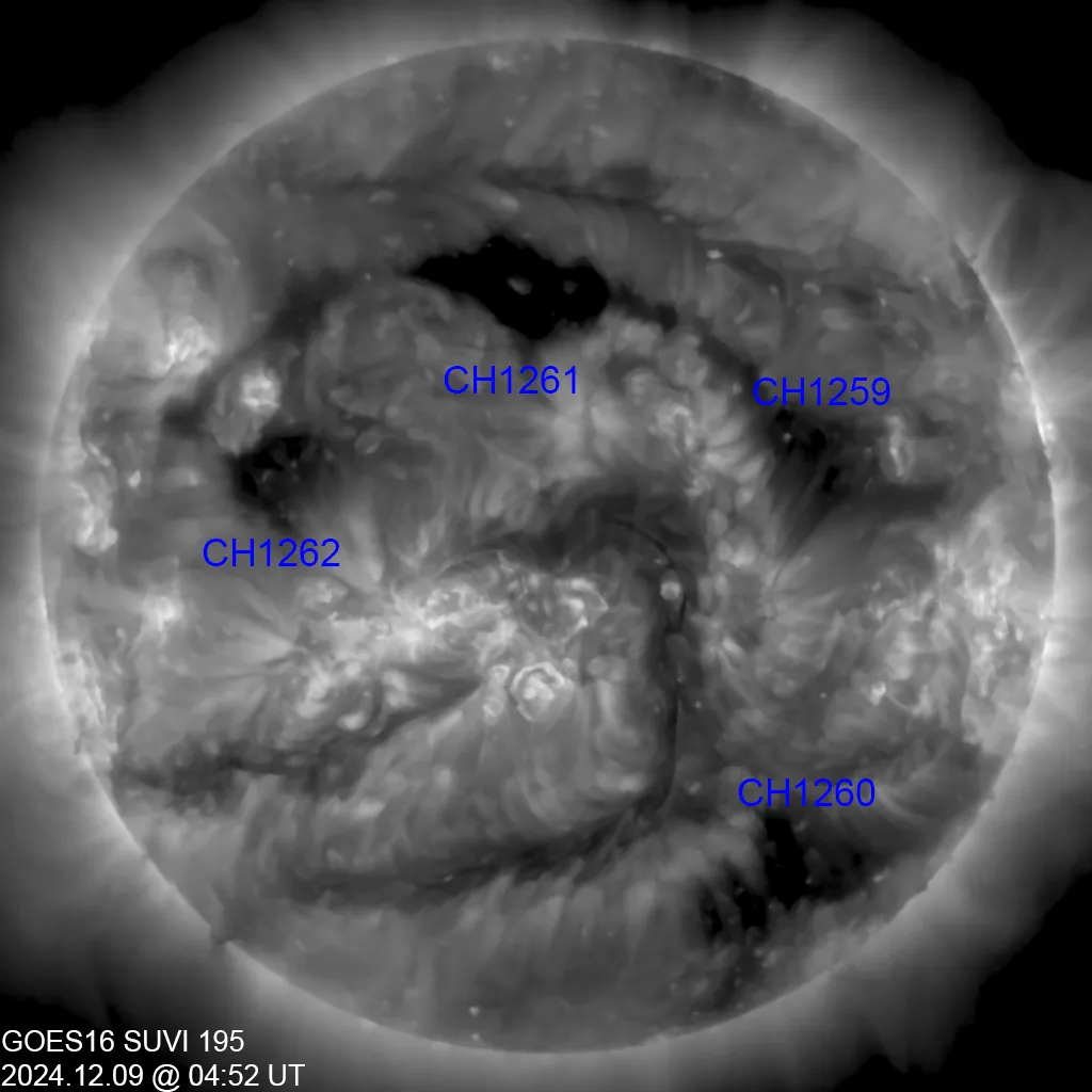 Корональні діри на Сонці станом на 9 грудня Корональні діри на Сонці станом на 9 грудня